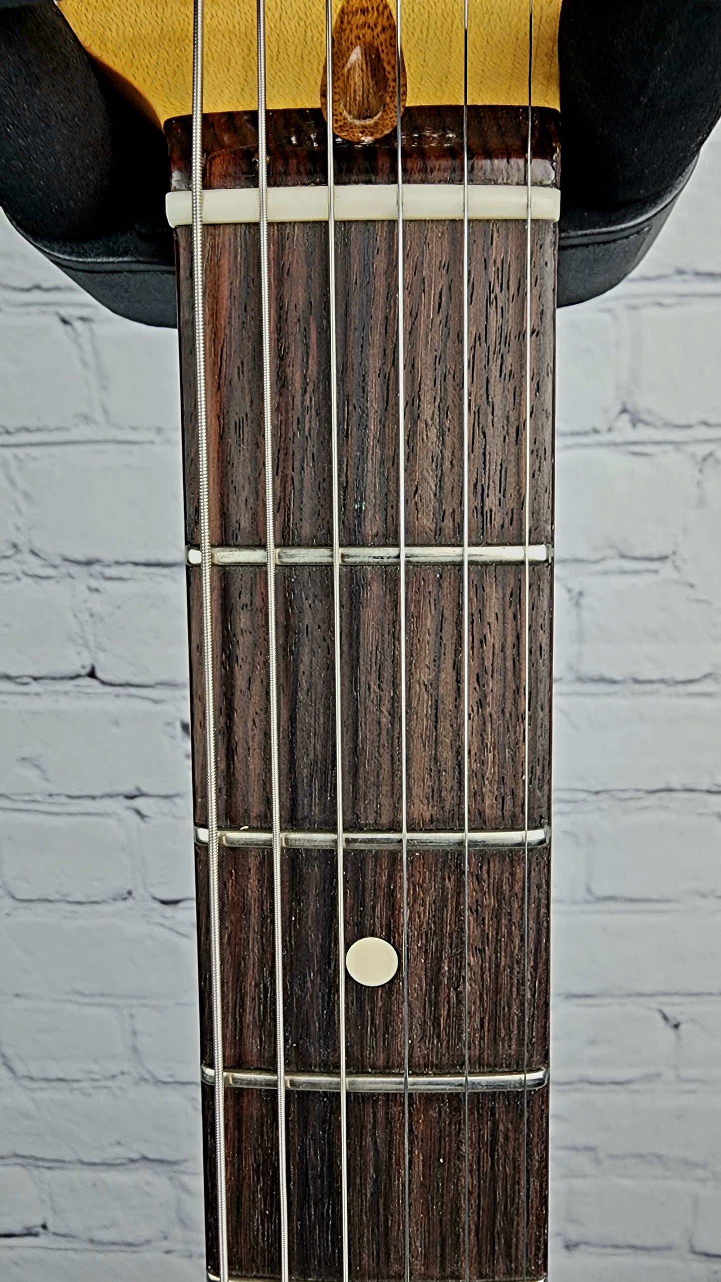 USED 2009 Fender Custom Shop Stratocaster Deluxe 6 String Electric Guitar Inca Silver