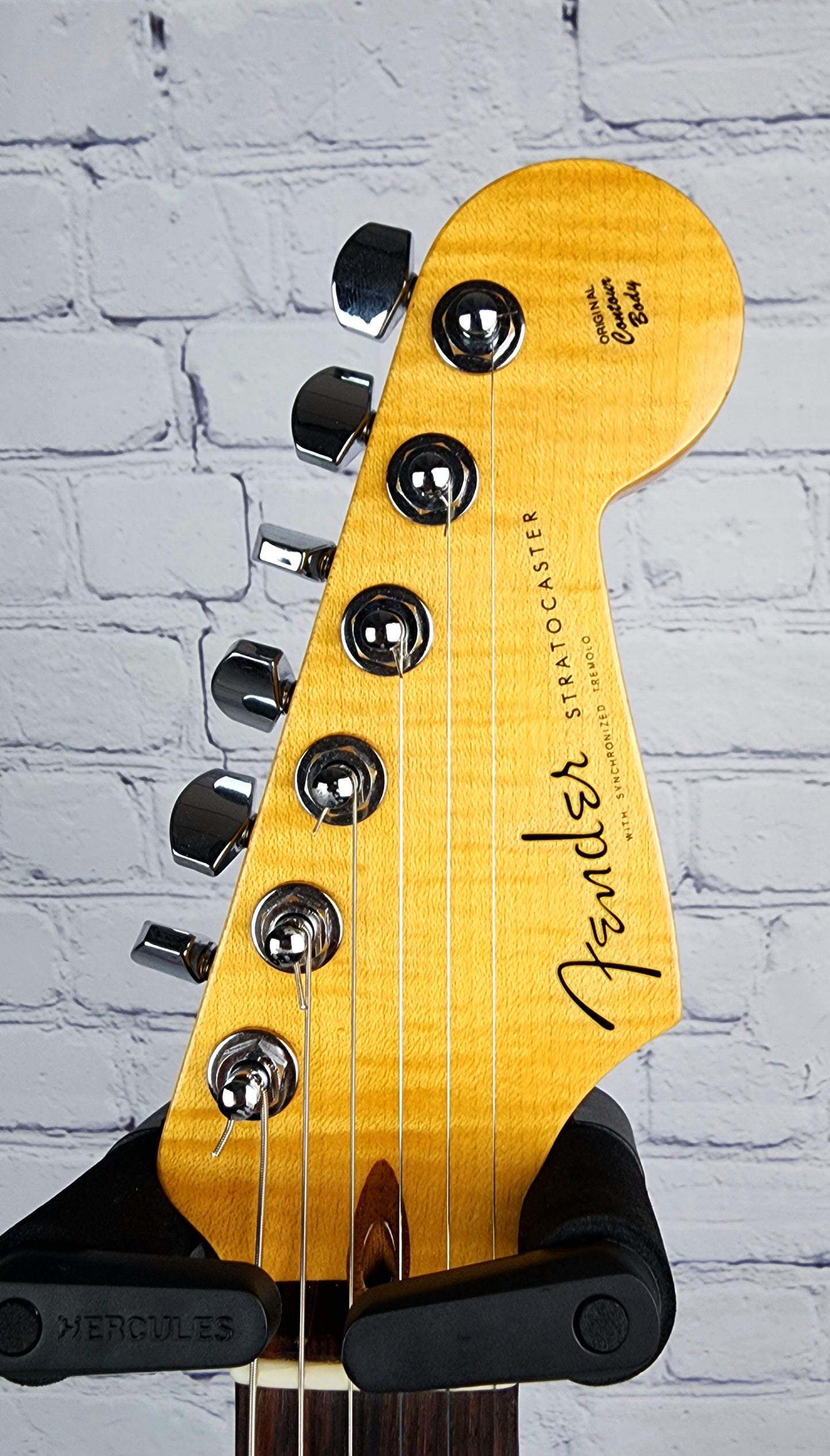 USED 2009 Fender Custom Shop Stratocaster Deluxe 6 String Electric Guitar Inca Silver