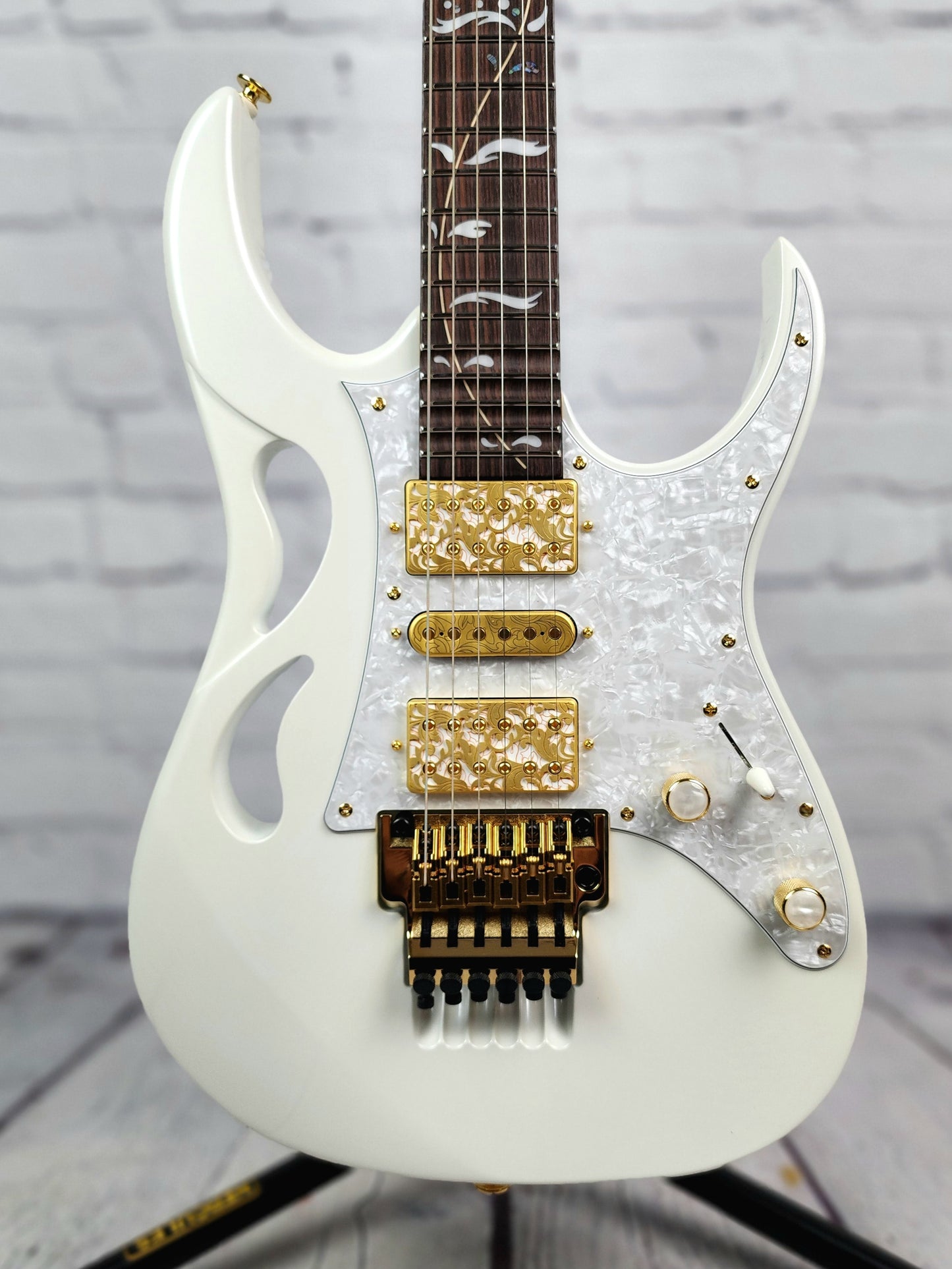 Ibanez PIA3761 SLW Steve Vai 6 String Electric Guitar Stallion White