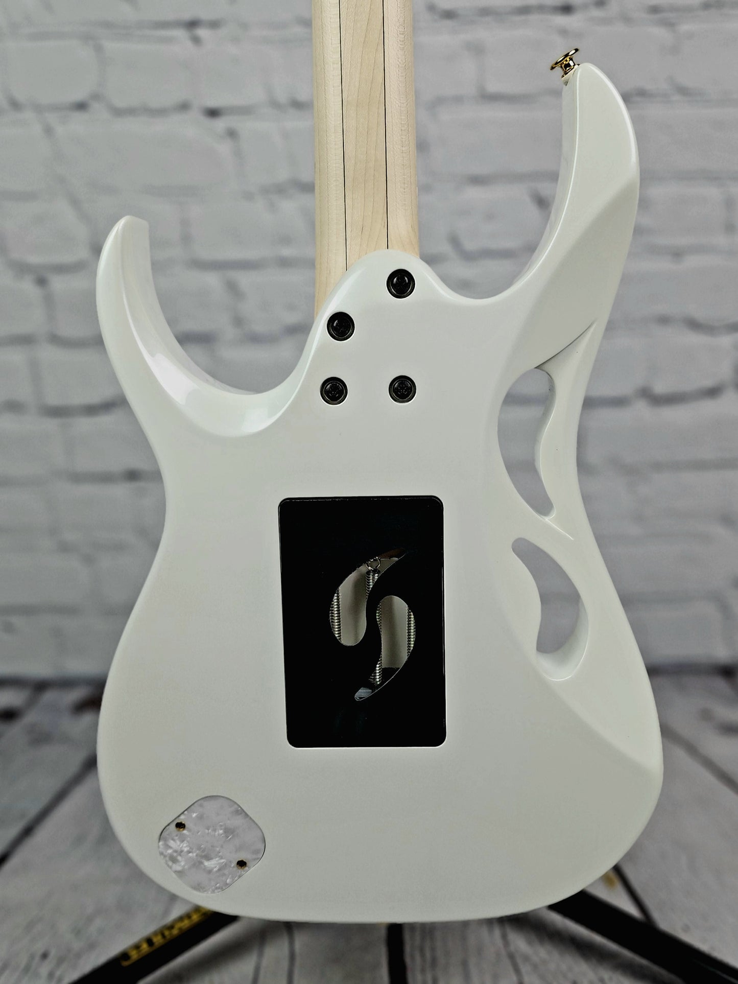 Ibanez PIA3761 SLW Steve Vai 6 String Electric Guitar Stallion White