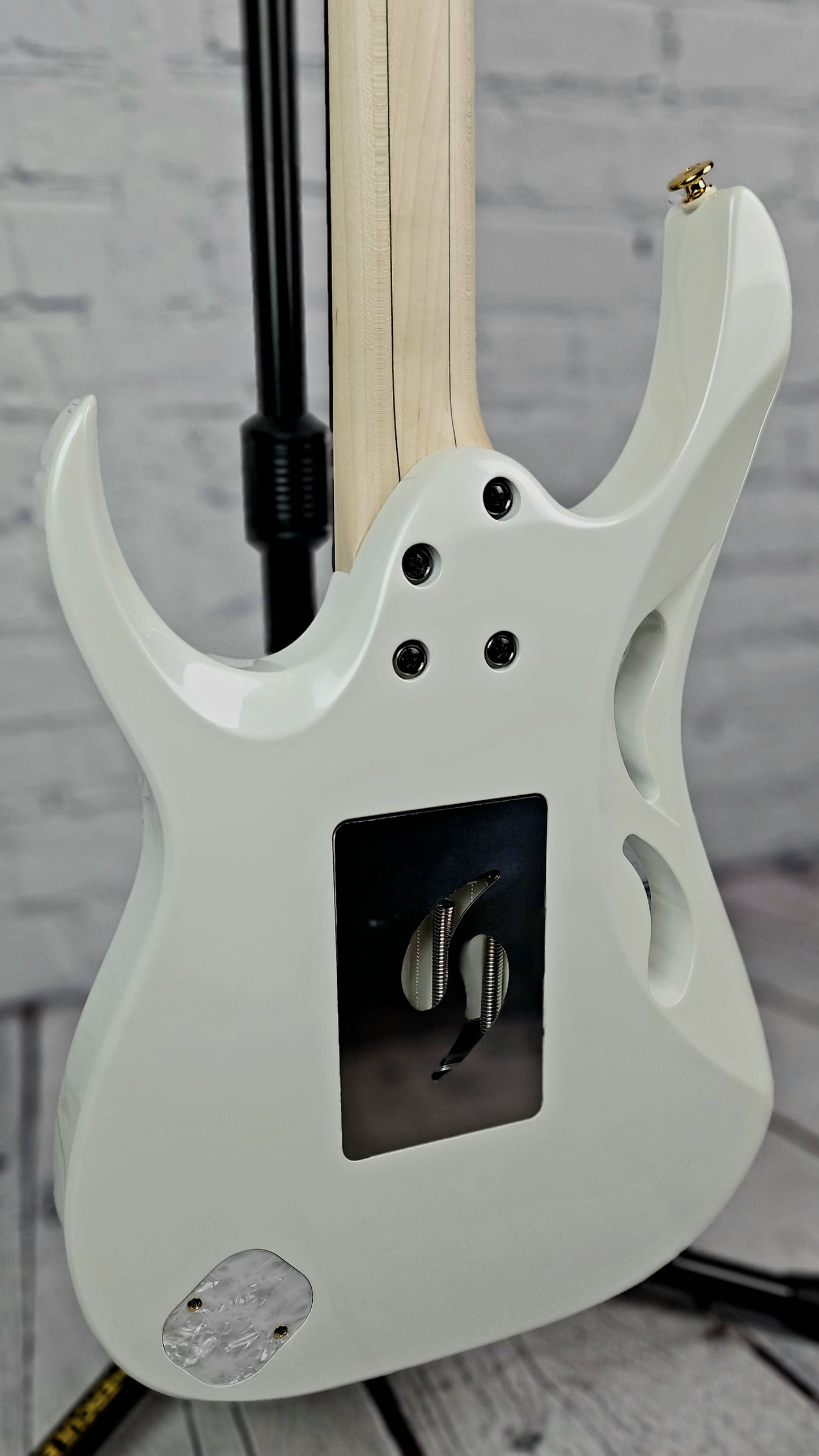 Ibanez PIA3761 SLW Steve Vai 6 String Electric Guitar Stallion White