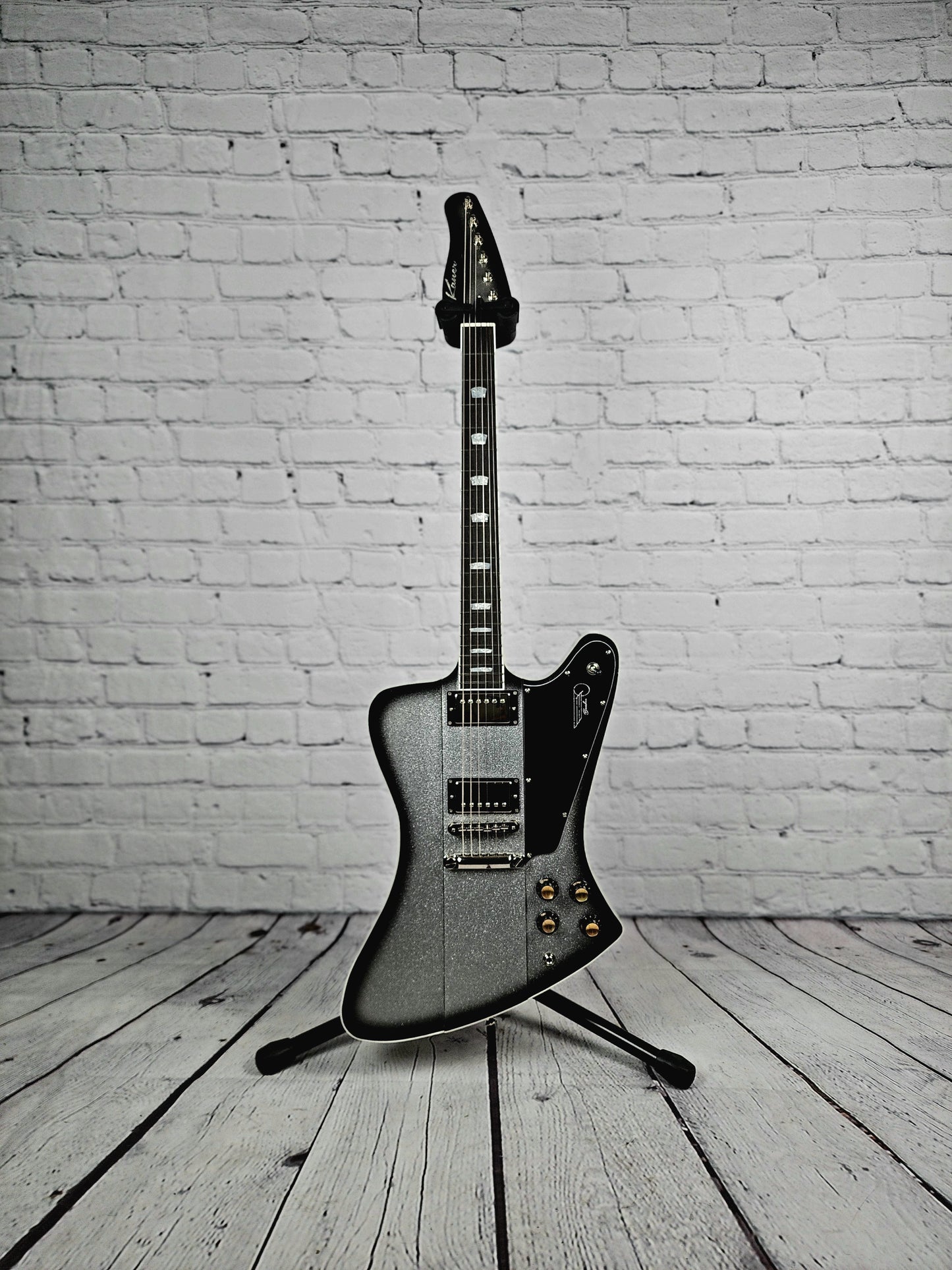Kauer Guitars Banshee 6 String Electric Guitar Silverburst Flake Sparkle