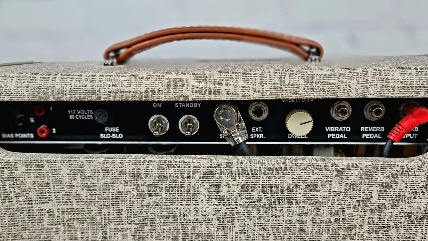 USED Vintage Sound 15 1x12 15w Tube Amplifier Combo Amp