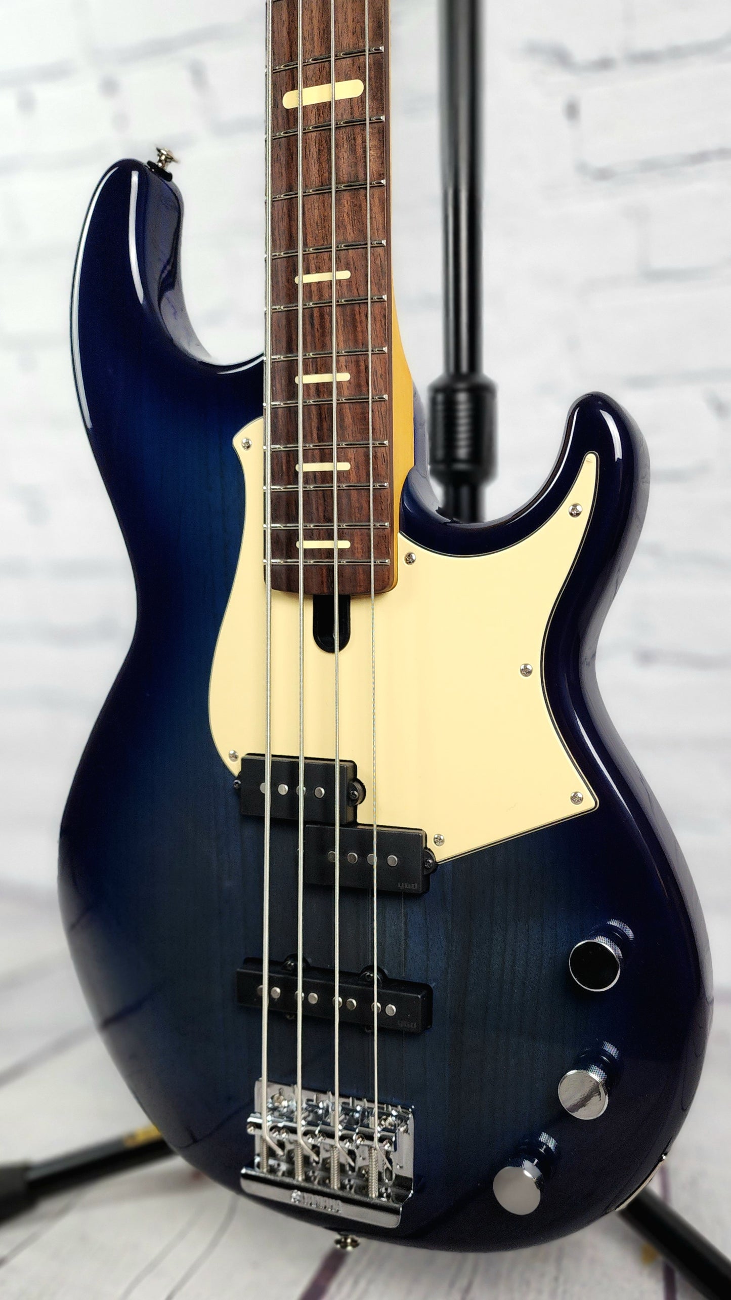 Yamaha BBP34II MB Professional 4 String Bass Midnight Blue