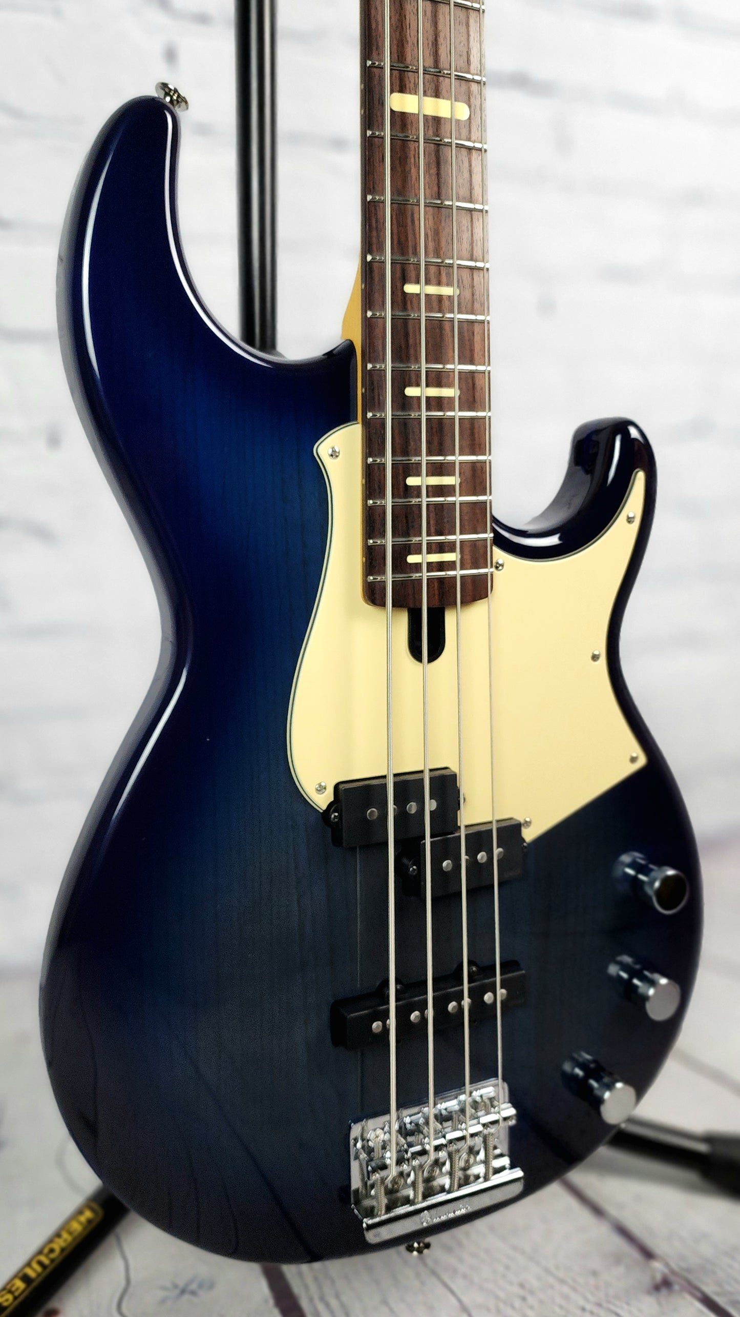 Yamaha BBP34II MB Professional 4 String Bass Midnight Blue