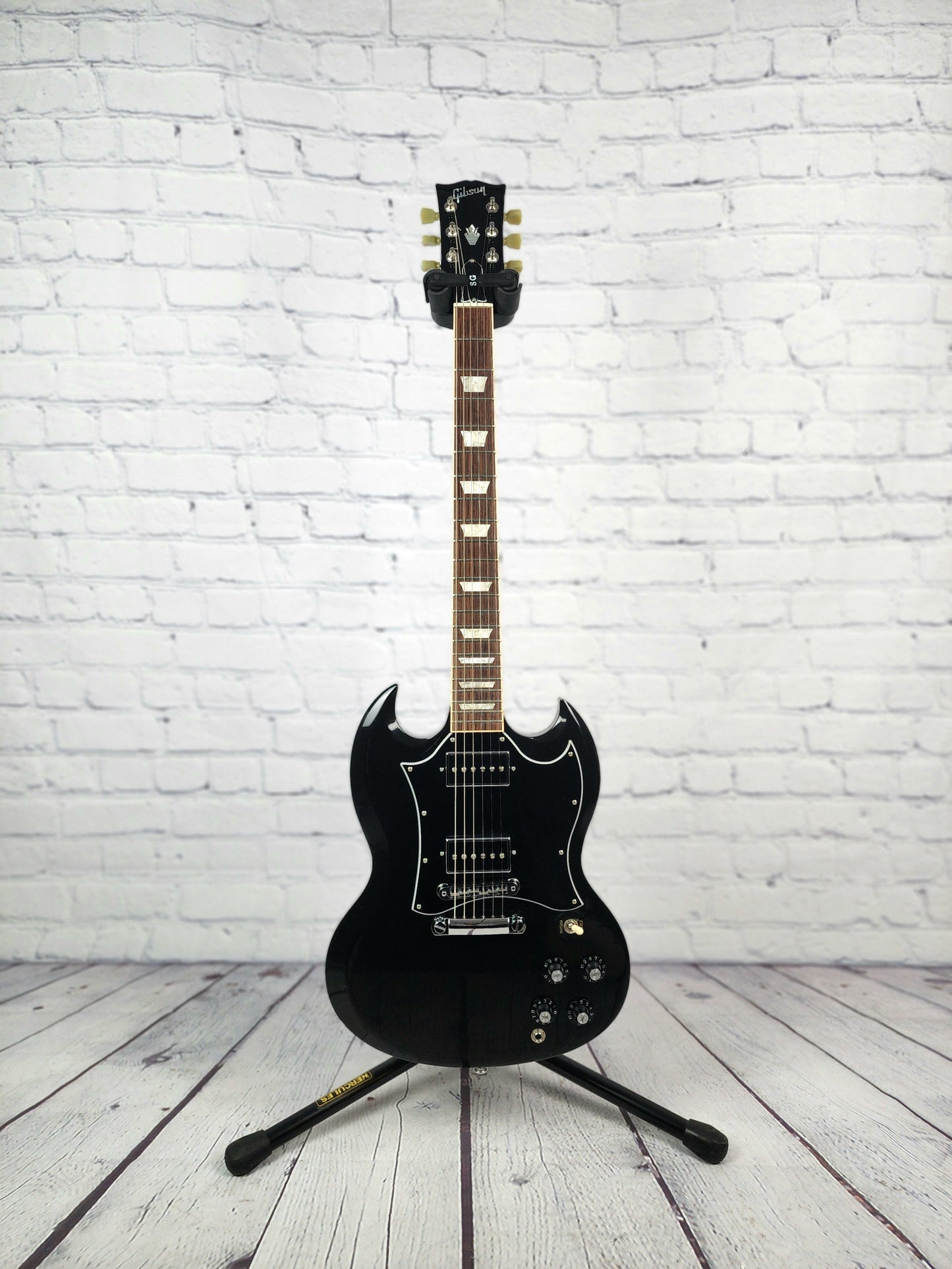 USED Gibson SG Standard 6 String Electric Guitar Ebony 2016