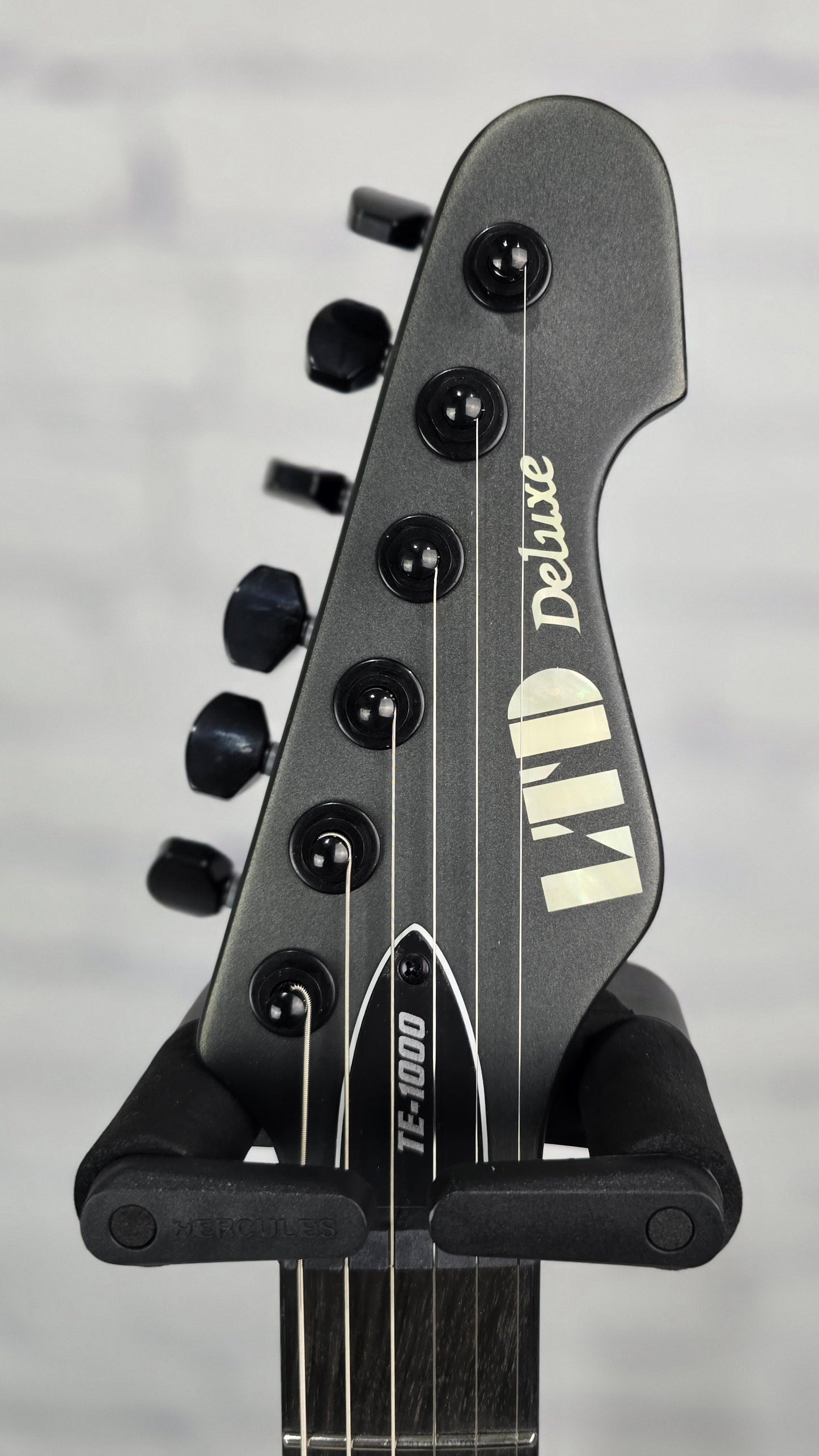 ESP LTD TE-1000 Evertune 6 String Electric Guitar Charcoal Metallic Satin