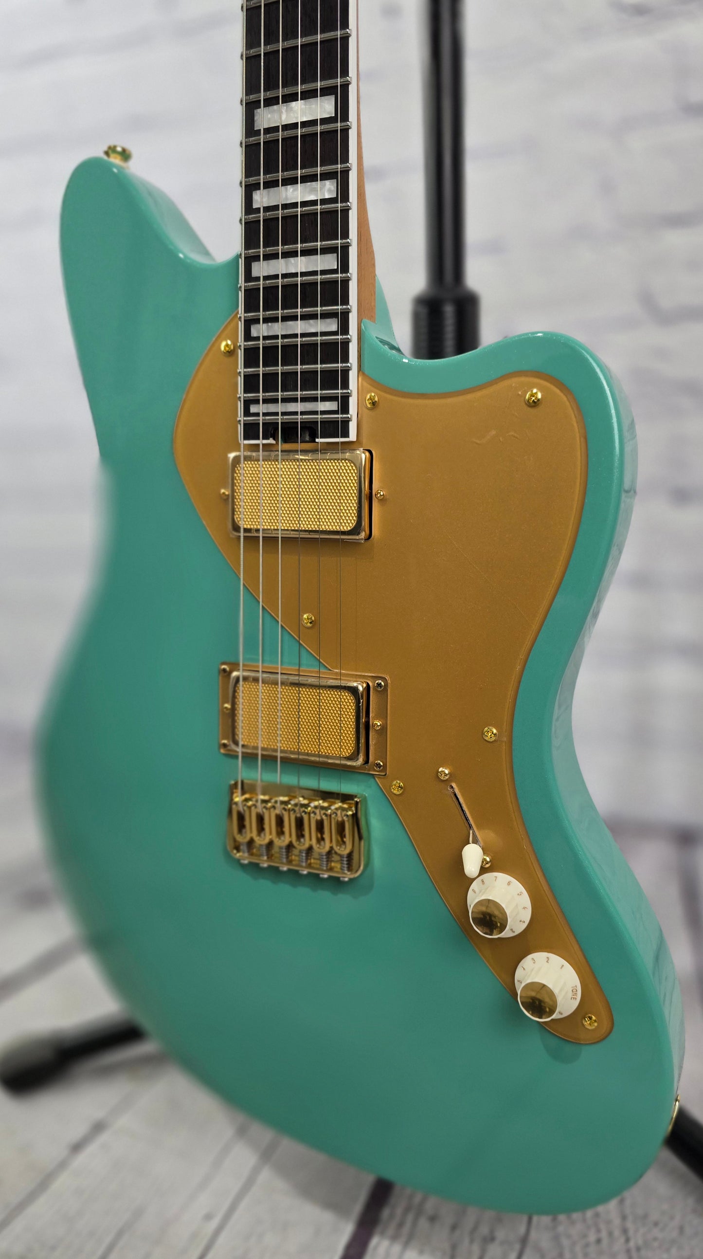 Balaguer T-Bar Growler 27" Baritone Electric Guitar Metallic Cool Green