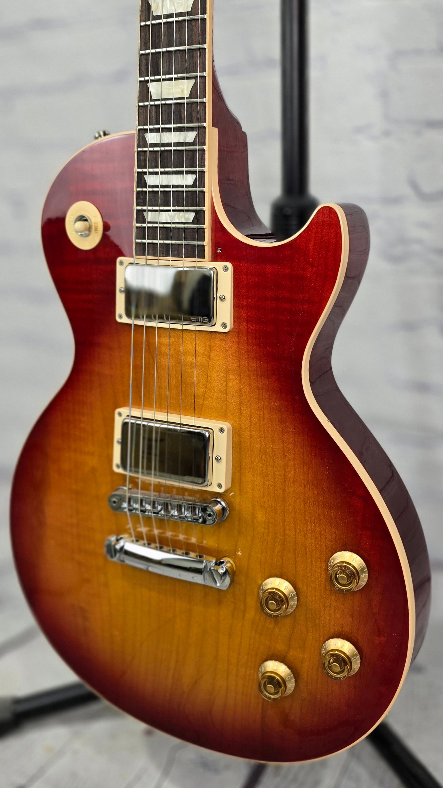 USED Gibson Les Paul Traditional 6 String Electric Guitar Cherry Burst 2016