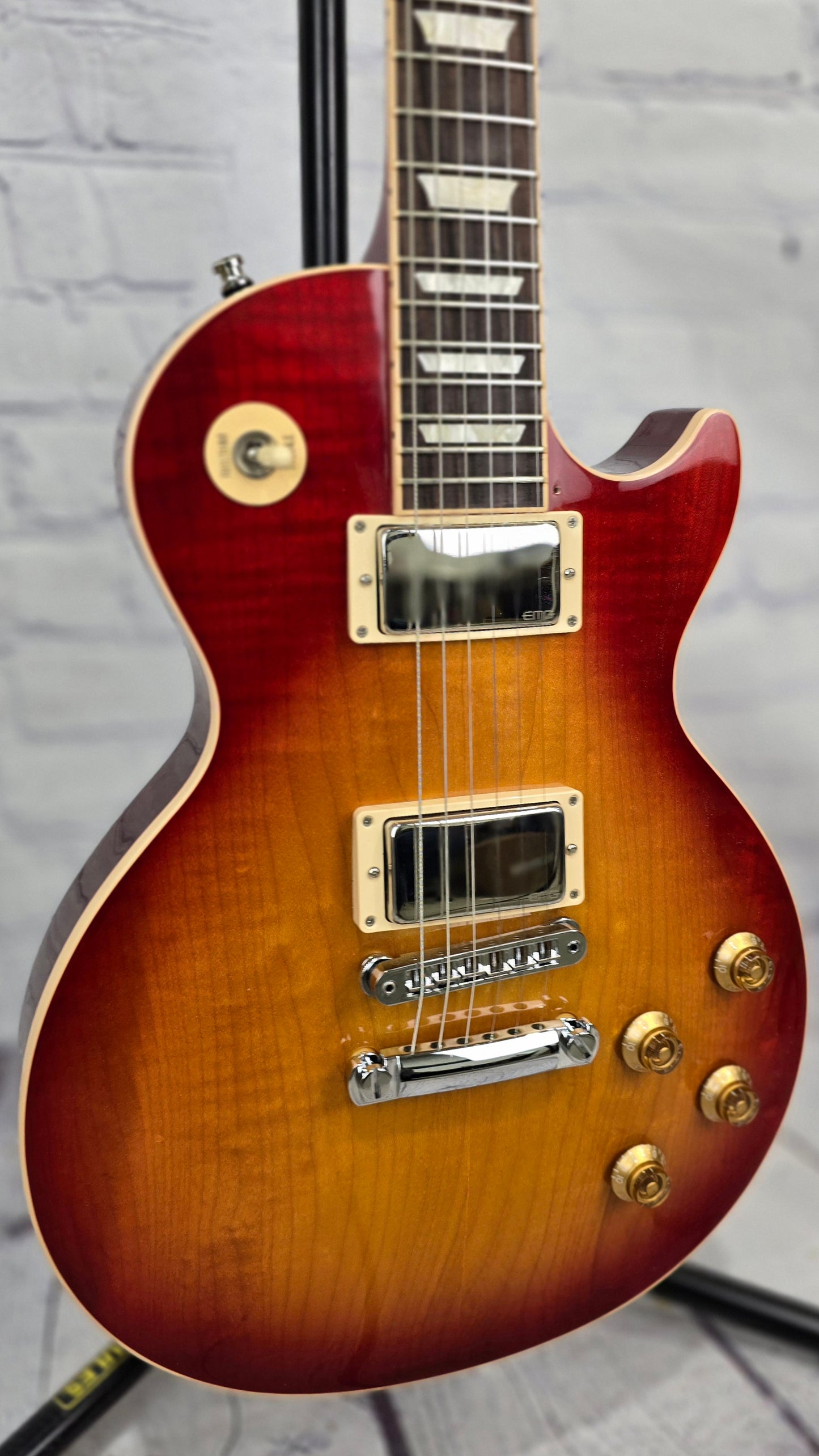 USED Gibson Les Paul Traditional 6 String Electric Guitar Cherry Burst 2016