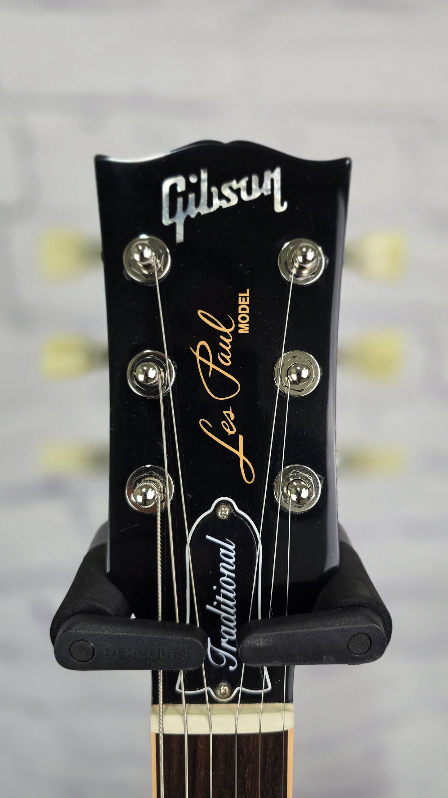 USED Gibson Les Paul Traditional 6 String Electric Guitar Cherry Burst 2016