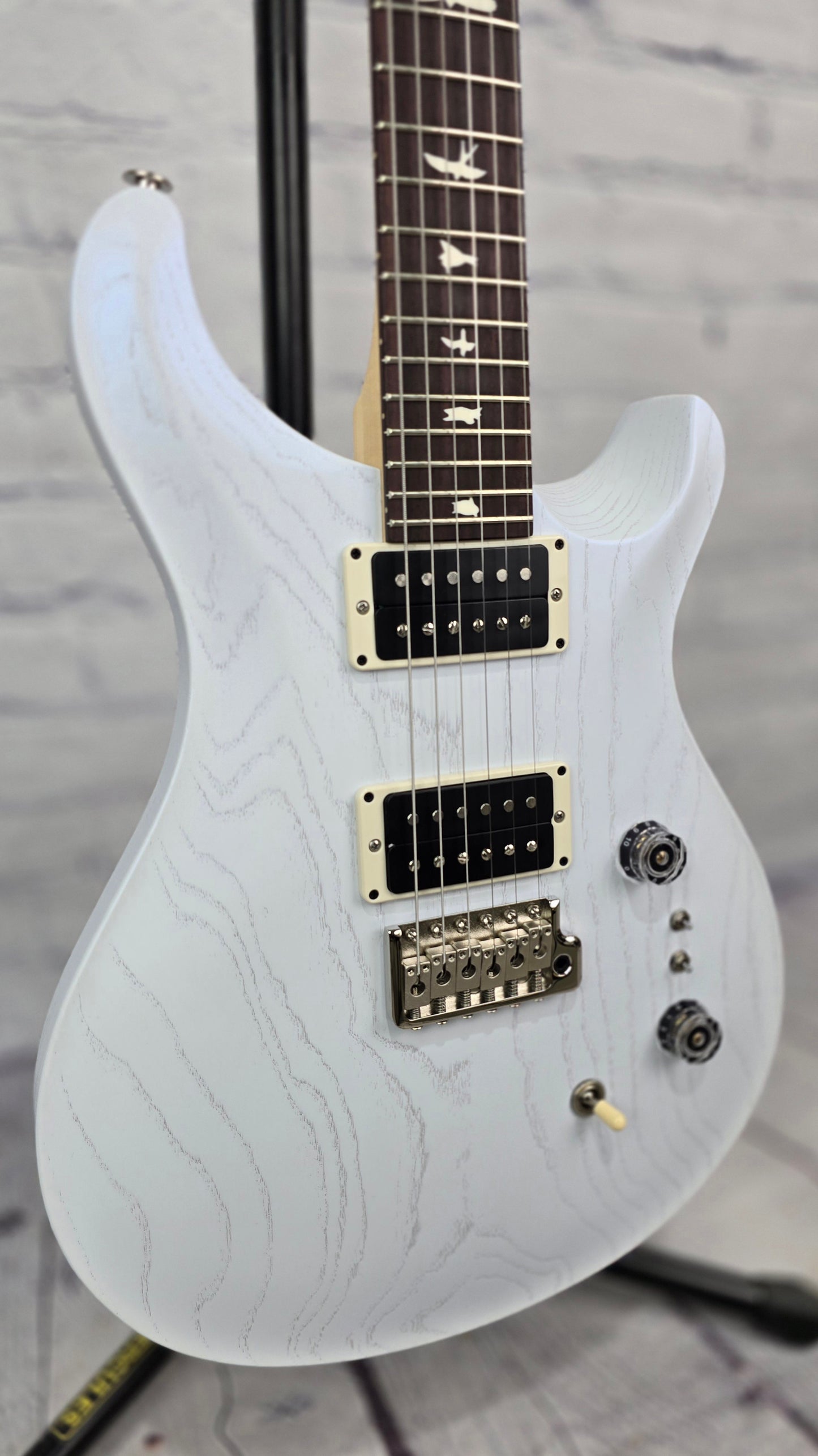Paul Reed Smith PRS CE24-08 Ash Limited Edition Electric Guitar Pearl White