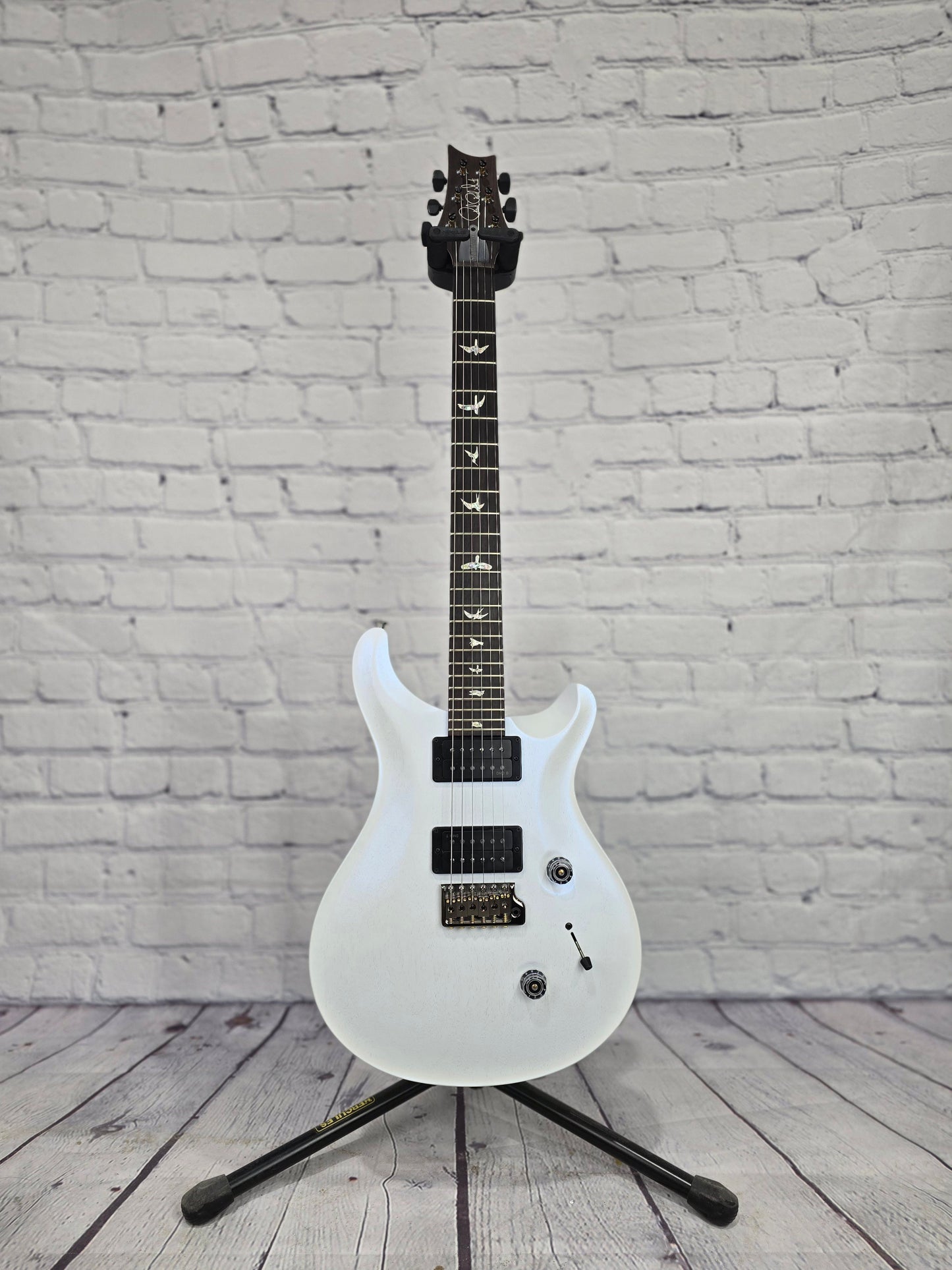 Paul Reed Smith PRS Standard 24 Core 6 String Electric Guitar Pearl White