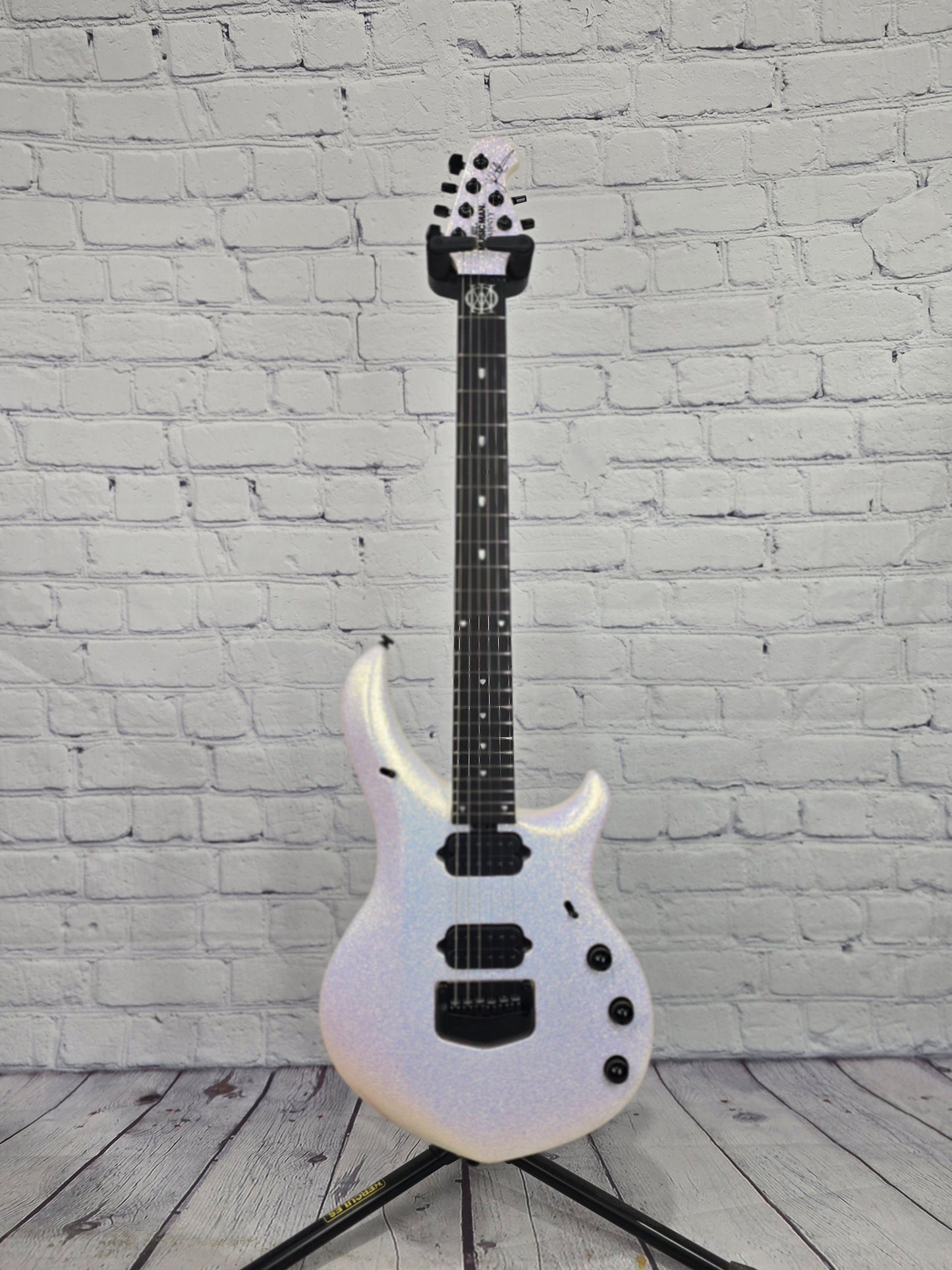 USED Ernie Ball Music Man EBMM Majesty Electric Guitar Her Majesty's Request 2024