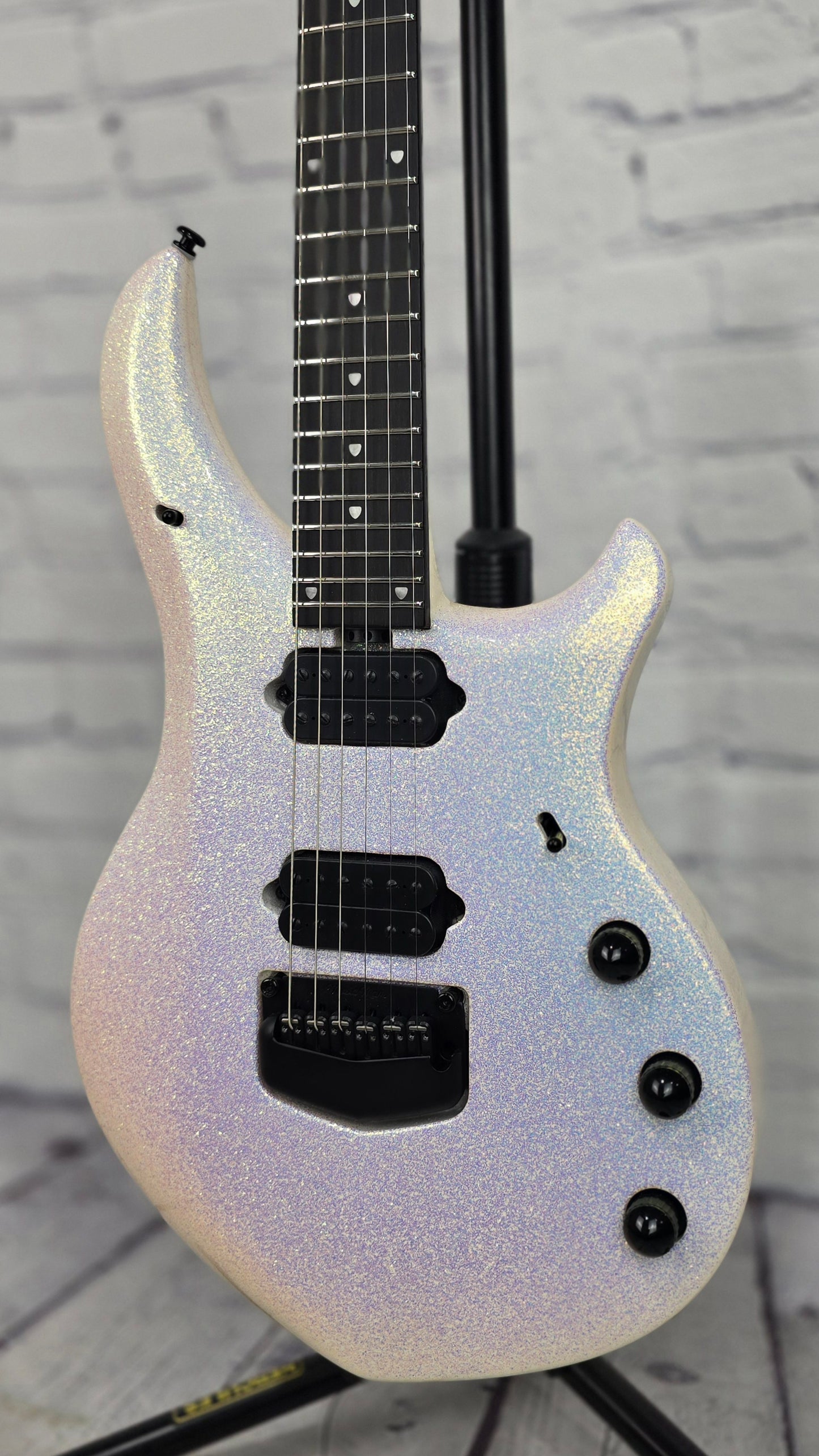 USED Ernie Ball Music Man EBMM Majesty Electric Guitar Her Majesty's Request 2024