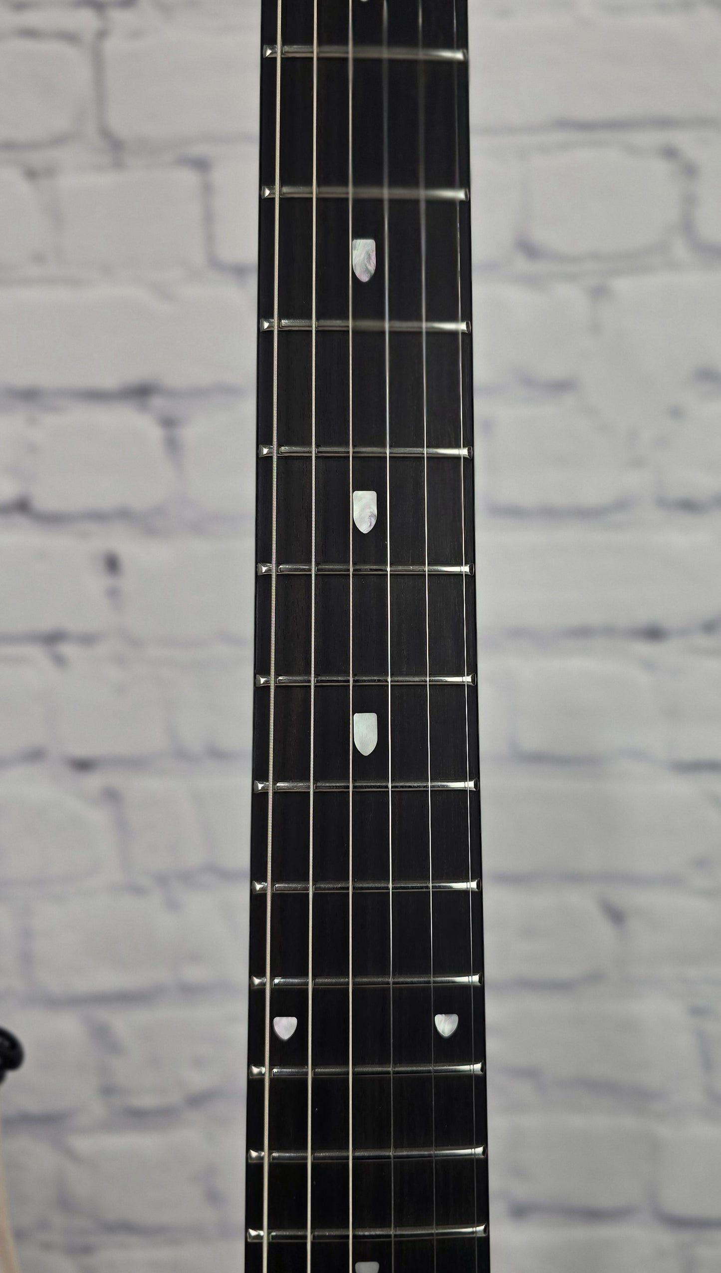 USED Ernie Ball Music Man EBMM Majesty Electric Guitar Her Majesty's Request 2024