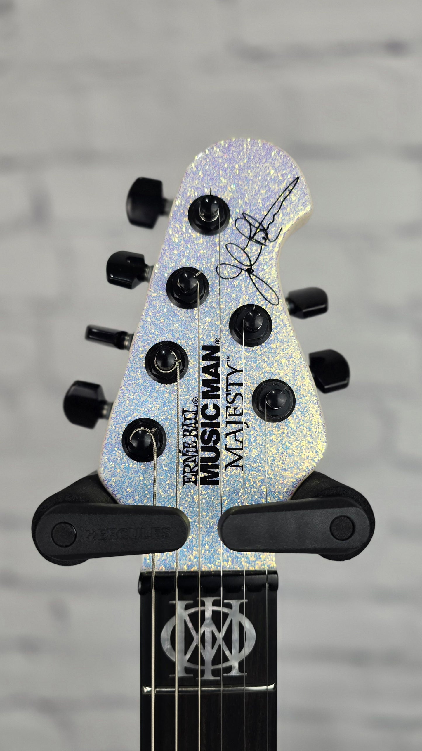 USED Ernie Ball Music Man EBMM Majesty Electric Guitar Her Majesty's Request 2024