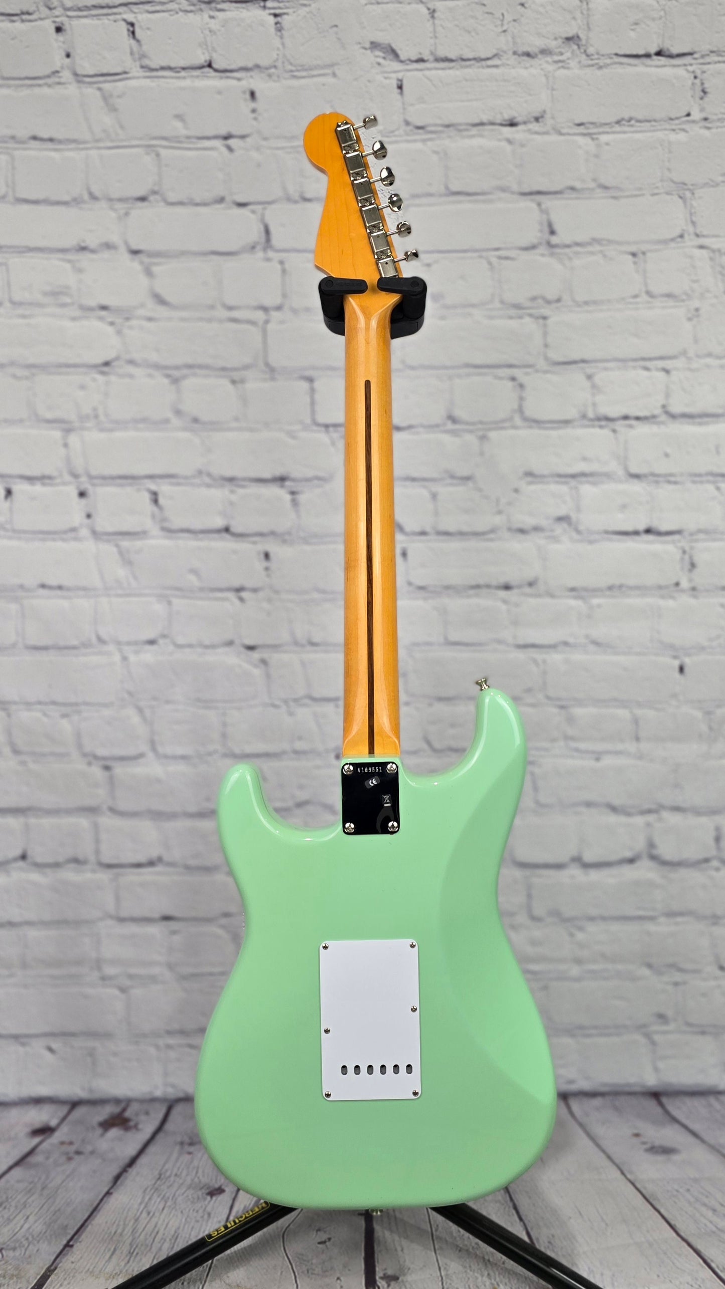 USED Fender American Vintage Reissue 1957 Stratocaster Electric Guitar Surf Green Maple