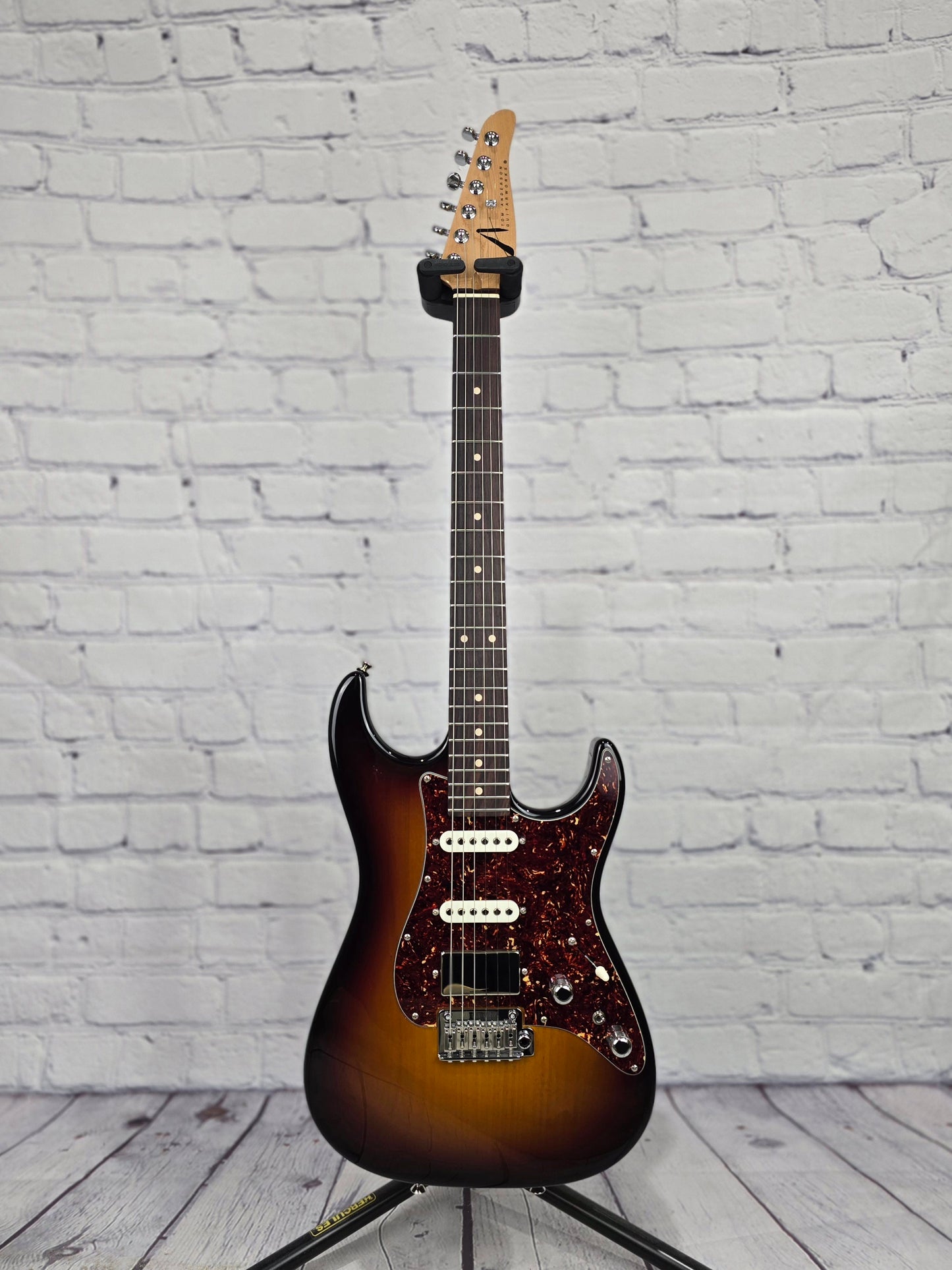 Anderson Guitarworks The Classic 6 String Electric Guitar 3 Tone Sunburst