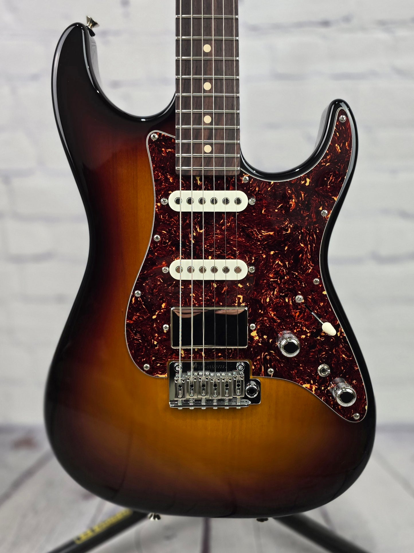 Anderson Guitarworks The Classic 6 String Electric Guitar 3 Tone Sunburst