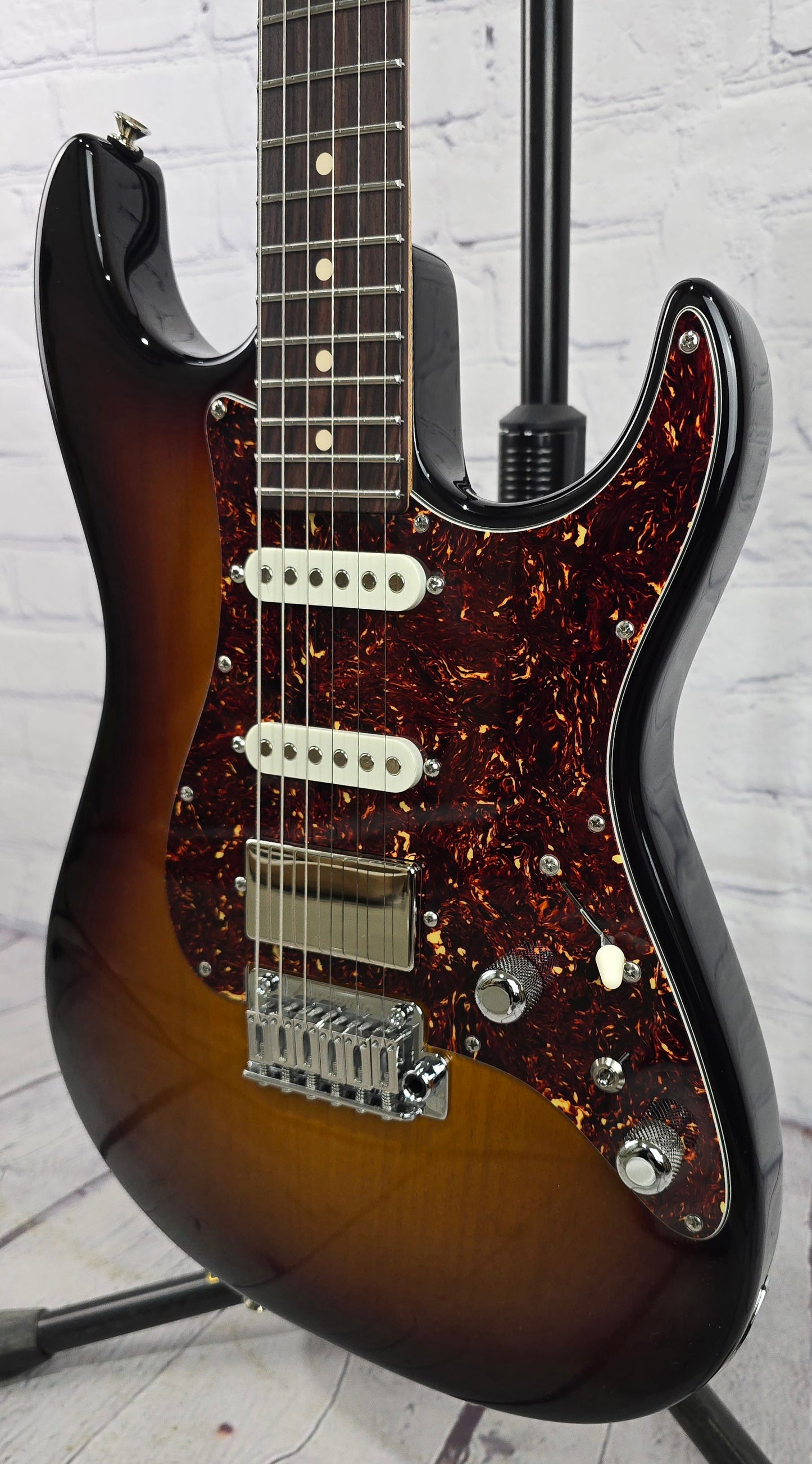 Anderson Guitarworks The Classic 6 String Electric Guitar 3 Tone Sunburst