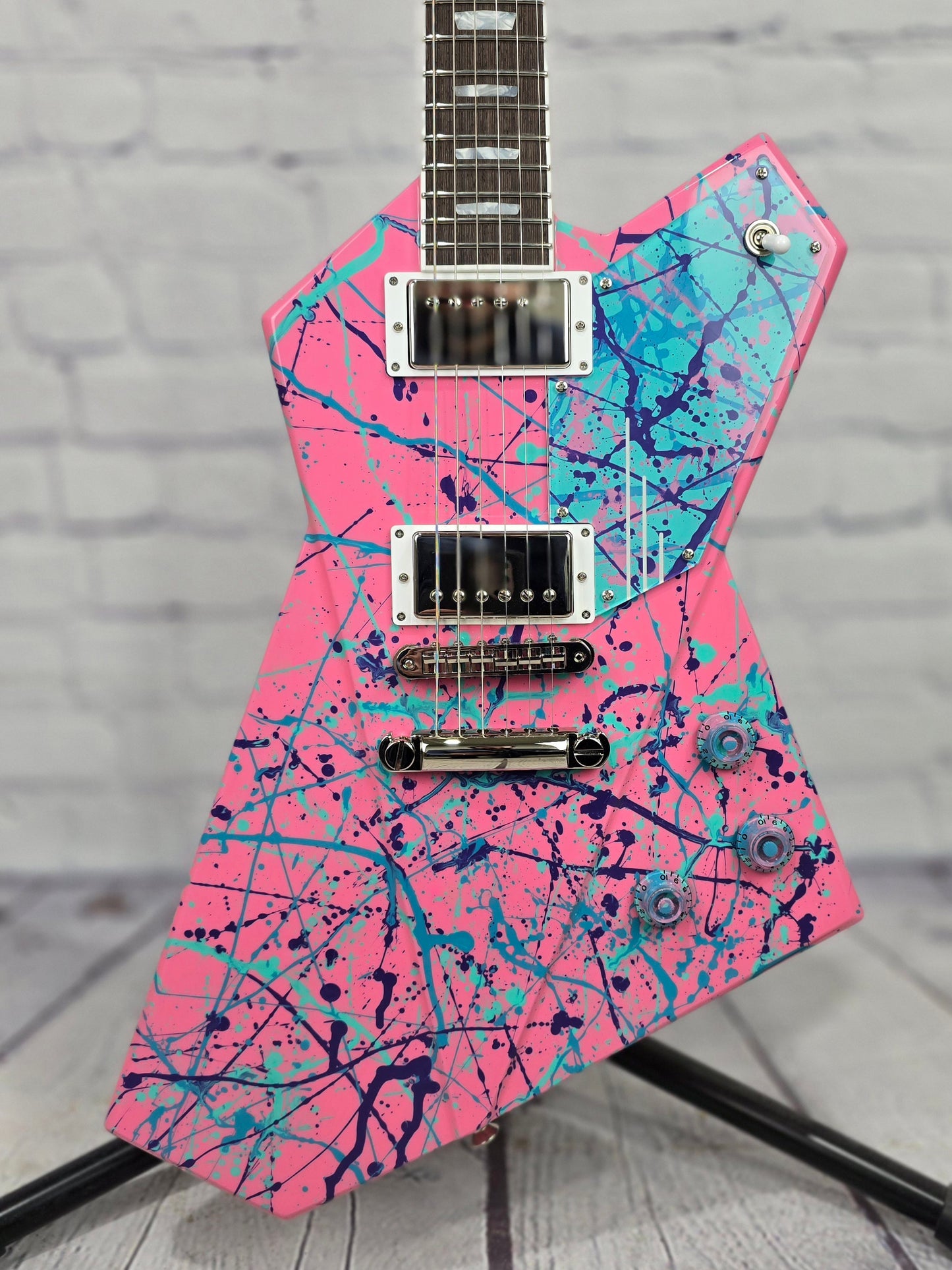 Kauer Guitars Gripen 6 String Electric Guitar Pink Splatter