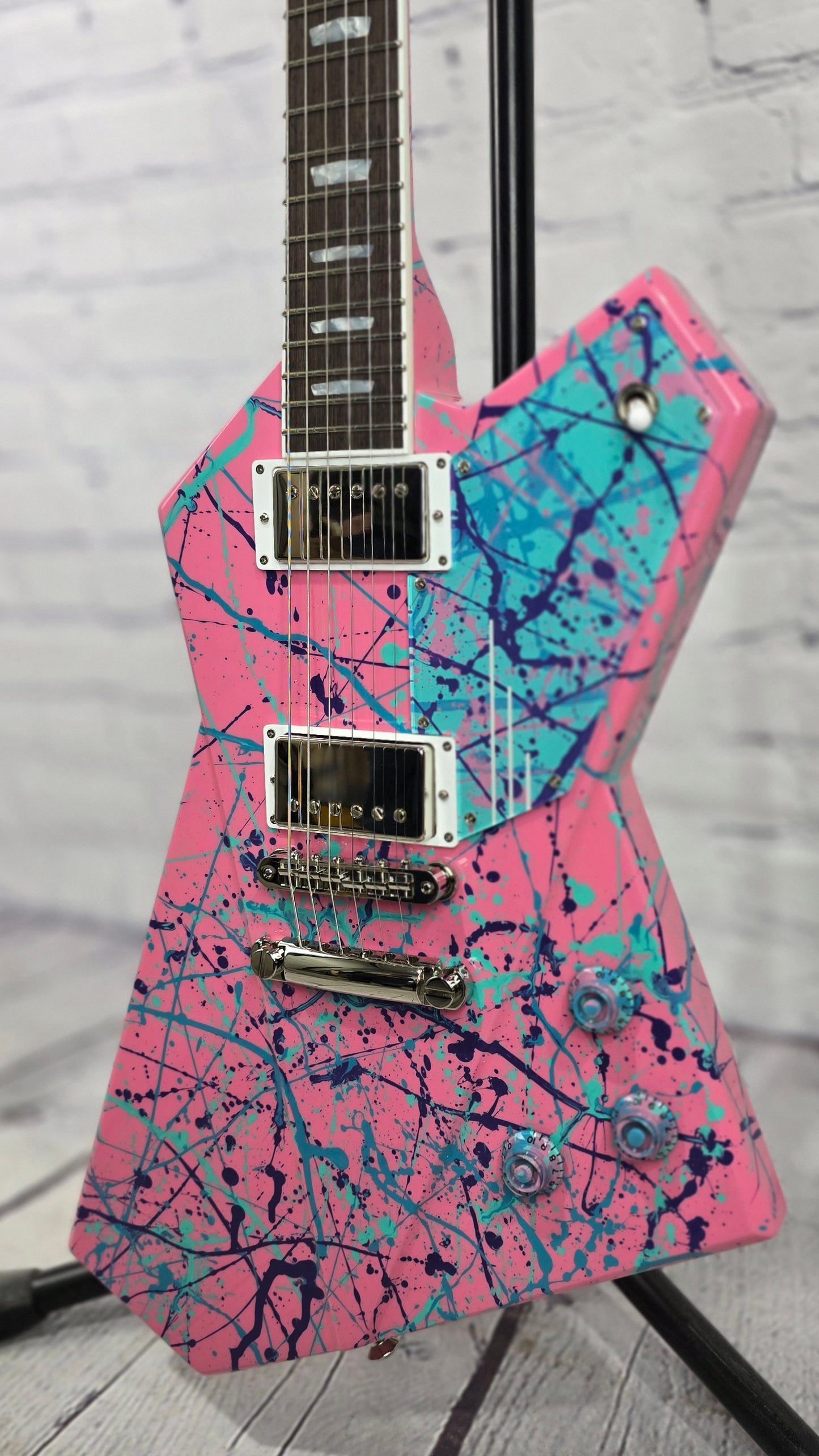 Kauer Guitars Gripen 6 String Electric Guitar Pink Splatter