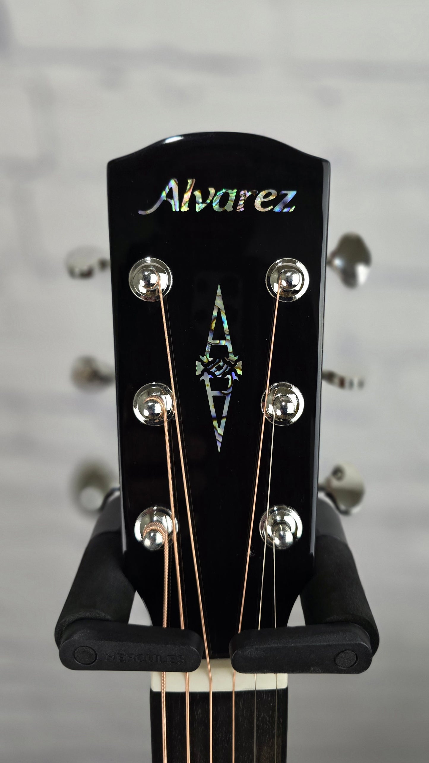 Alvarez Guitars Laureate LF70e OM Acoustic Guitar Gloss Daybreak