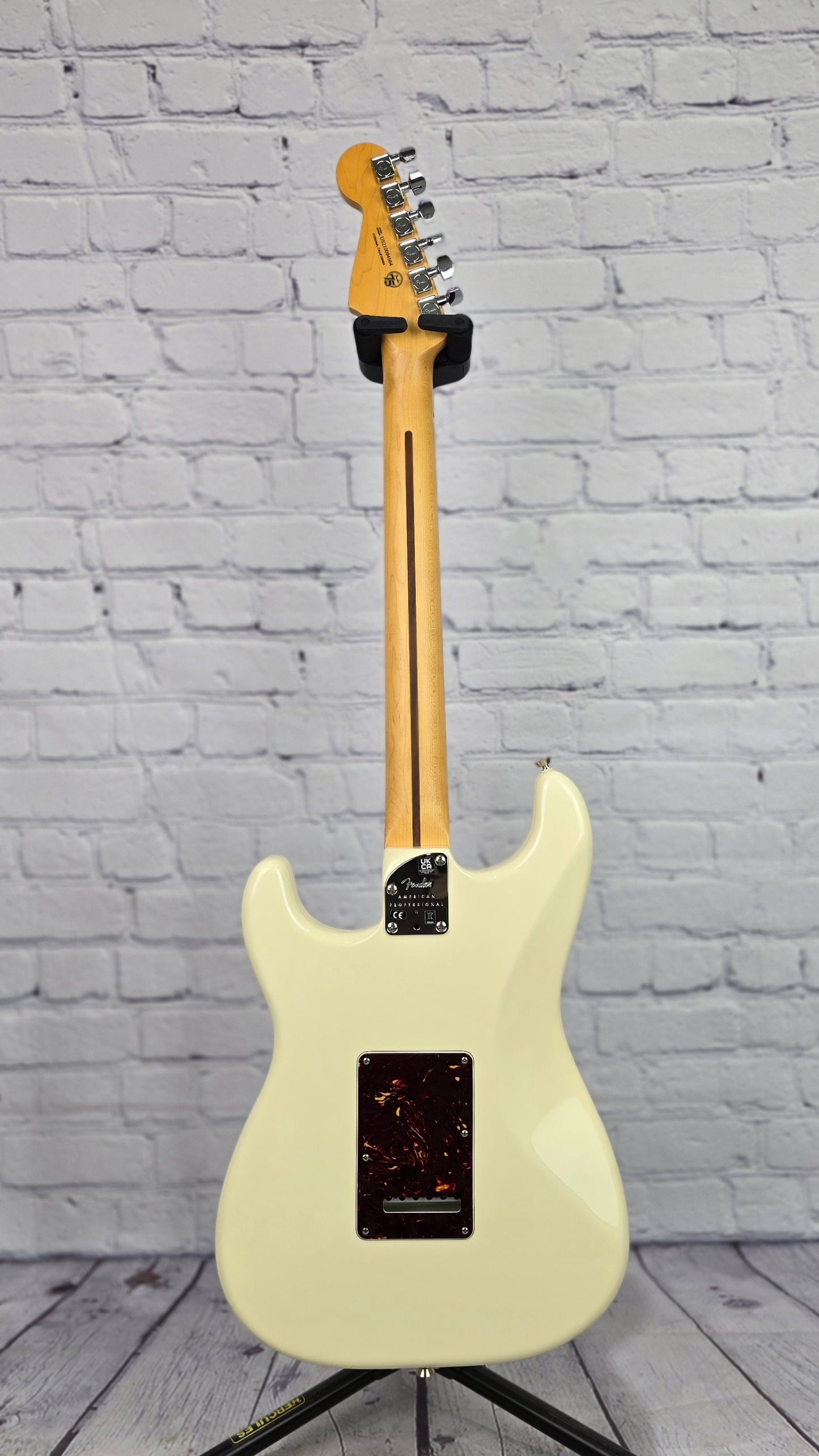 USED Fender American Professional II Stratocaster Electric Guitar Olympic White