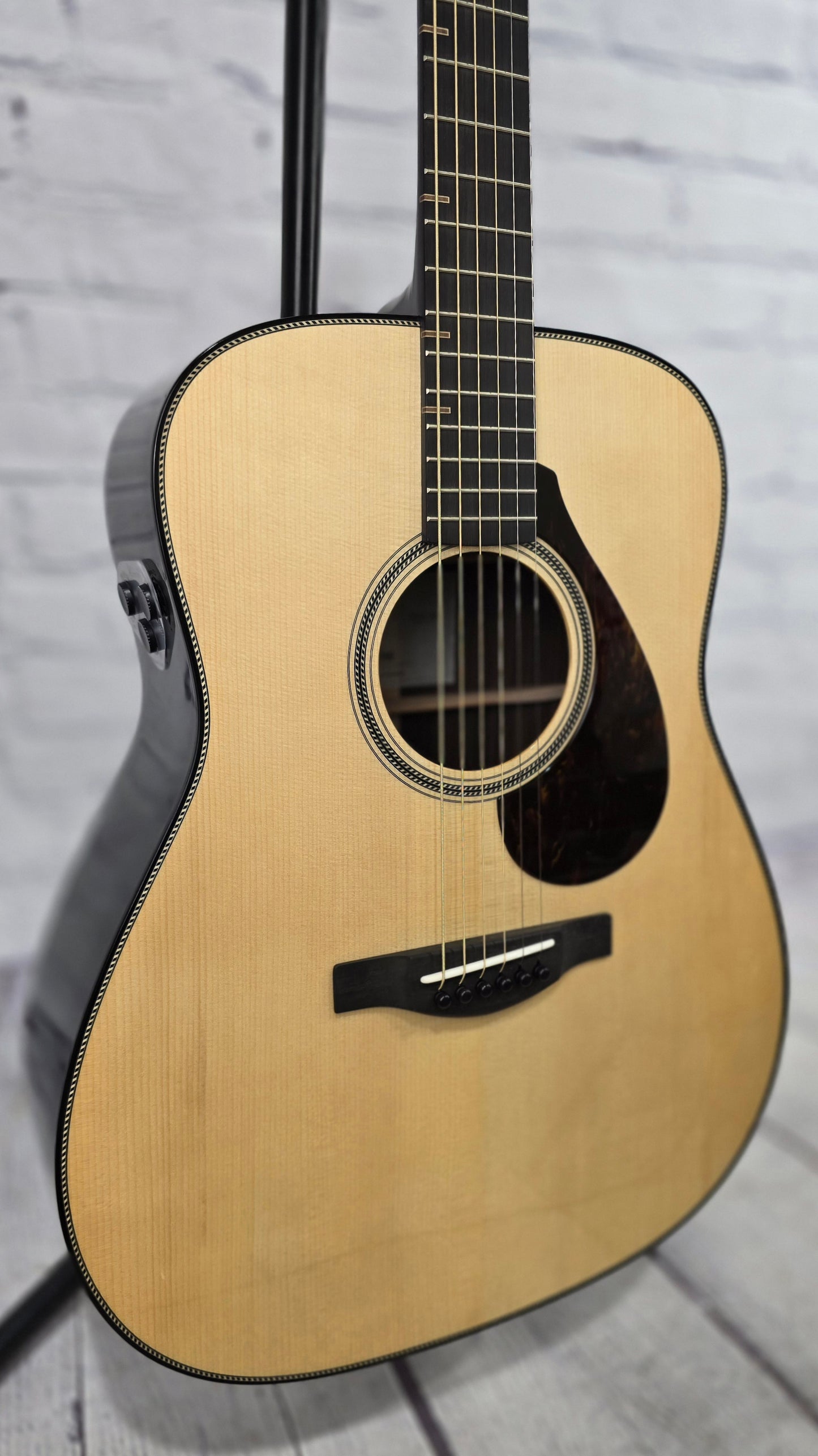 Yamaha FG9 RX Dreadnaught Acoustic Guitar Spruce Rosewood w/Atmosfeel Pickup