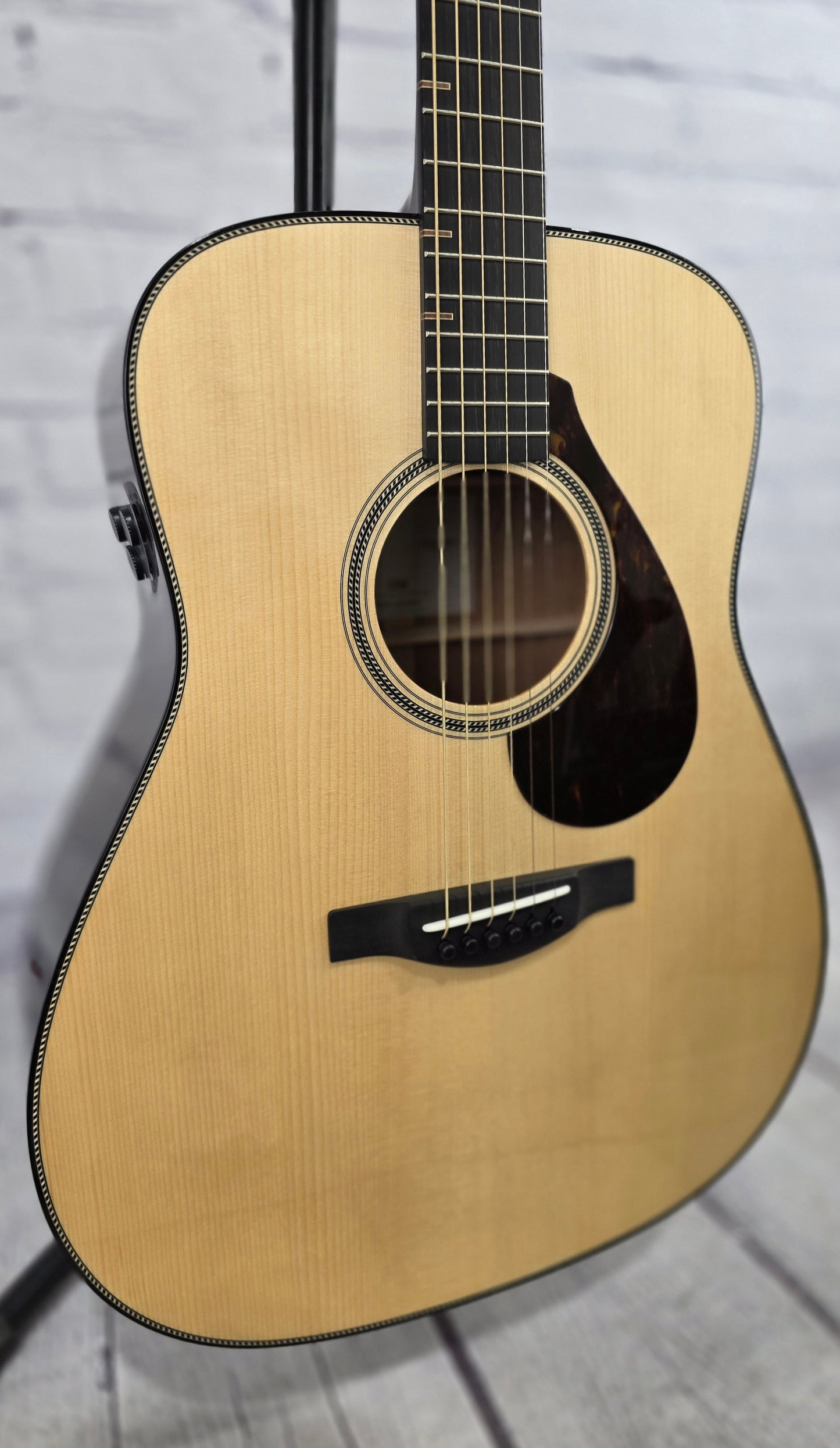 Yamaha FG9 MX Dreadnaught Acoustic Guitar Spruce Mahogany w/Atmosfeel Pickup