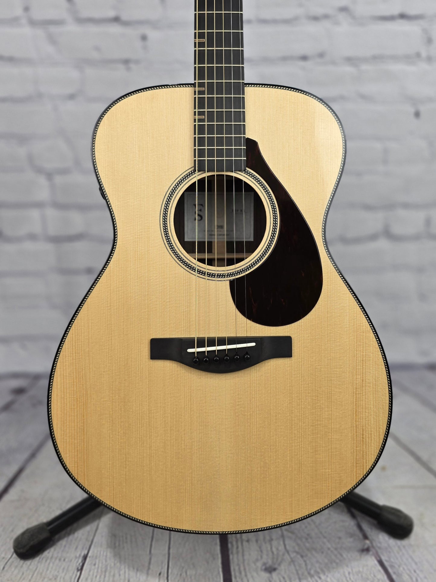 Yamaha FS9 RX Concert Acoustic Guitar Spruce Rosewood w/Atmosfeel Pickup