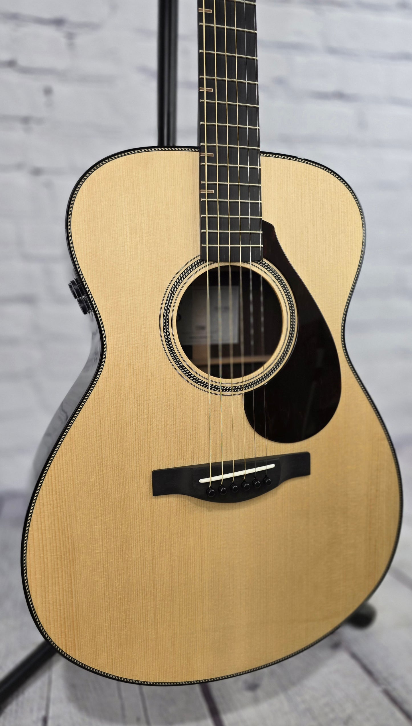 Yamaha FS9 RX Concert Acoustic Guitar Spruce Rosewood w/Atmosfeel Pickup