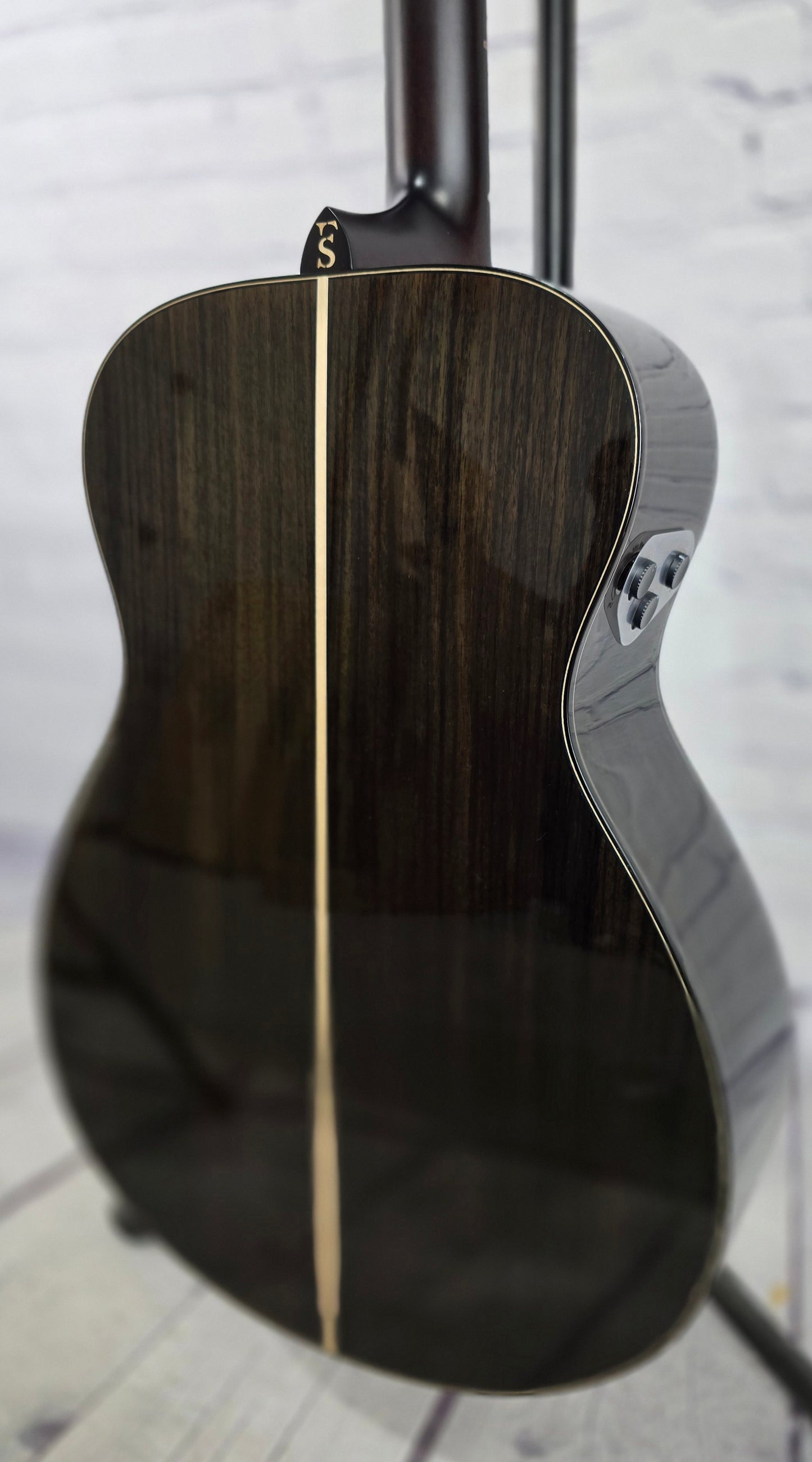 Yamaha FS9 RX Concert Acoustic Guitar Spruce Rosewood w/Atmosfeel Pickup