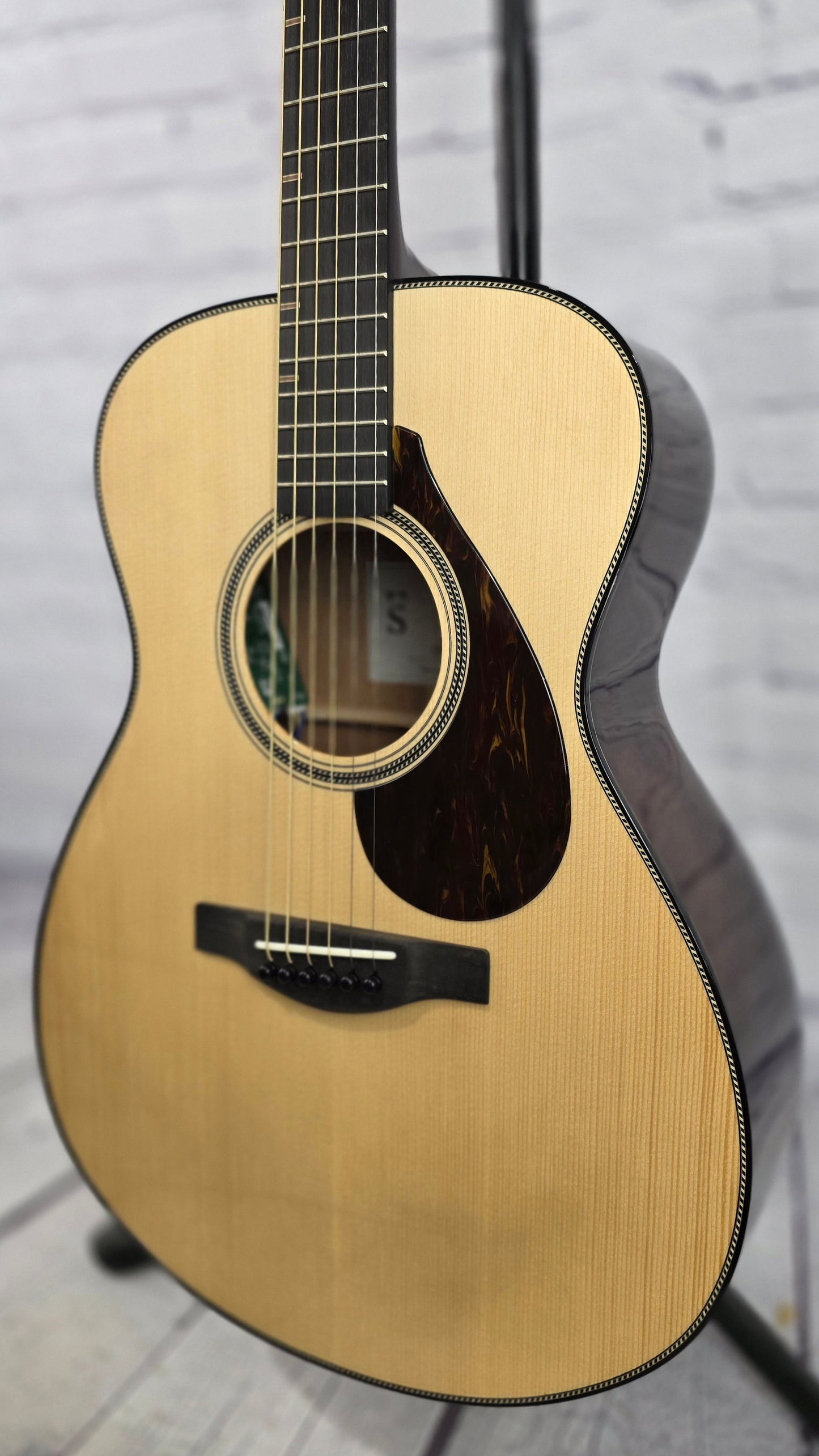 Yamaha FS9 MX Concert Acoustic Guitar Spruce Mahogany w/Atmosfeel Pickup