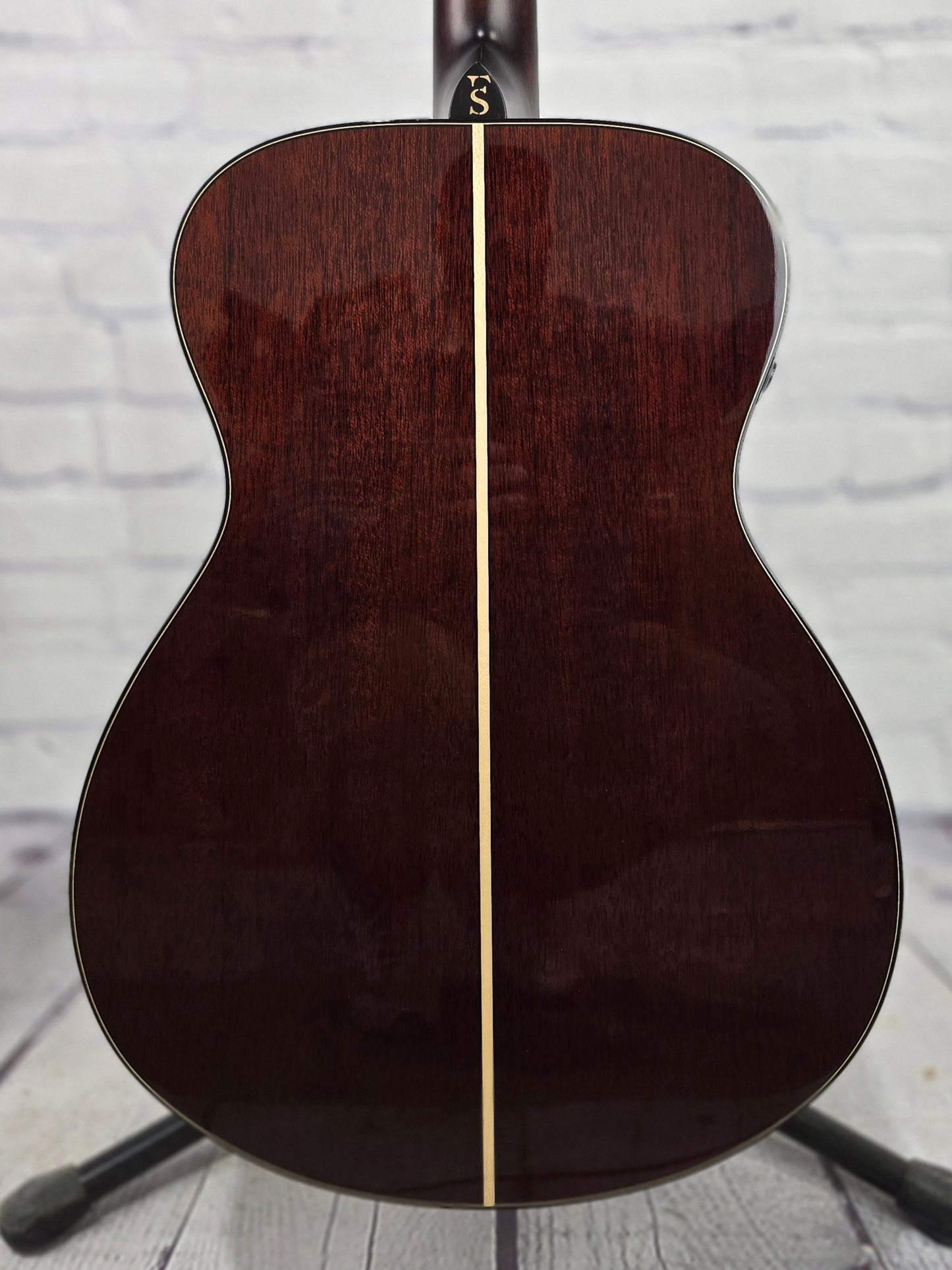 Yamaha FS9 MX Concert Acoustic Guitar Spruce Mahogany w/Atmosfeel Pickup