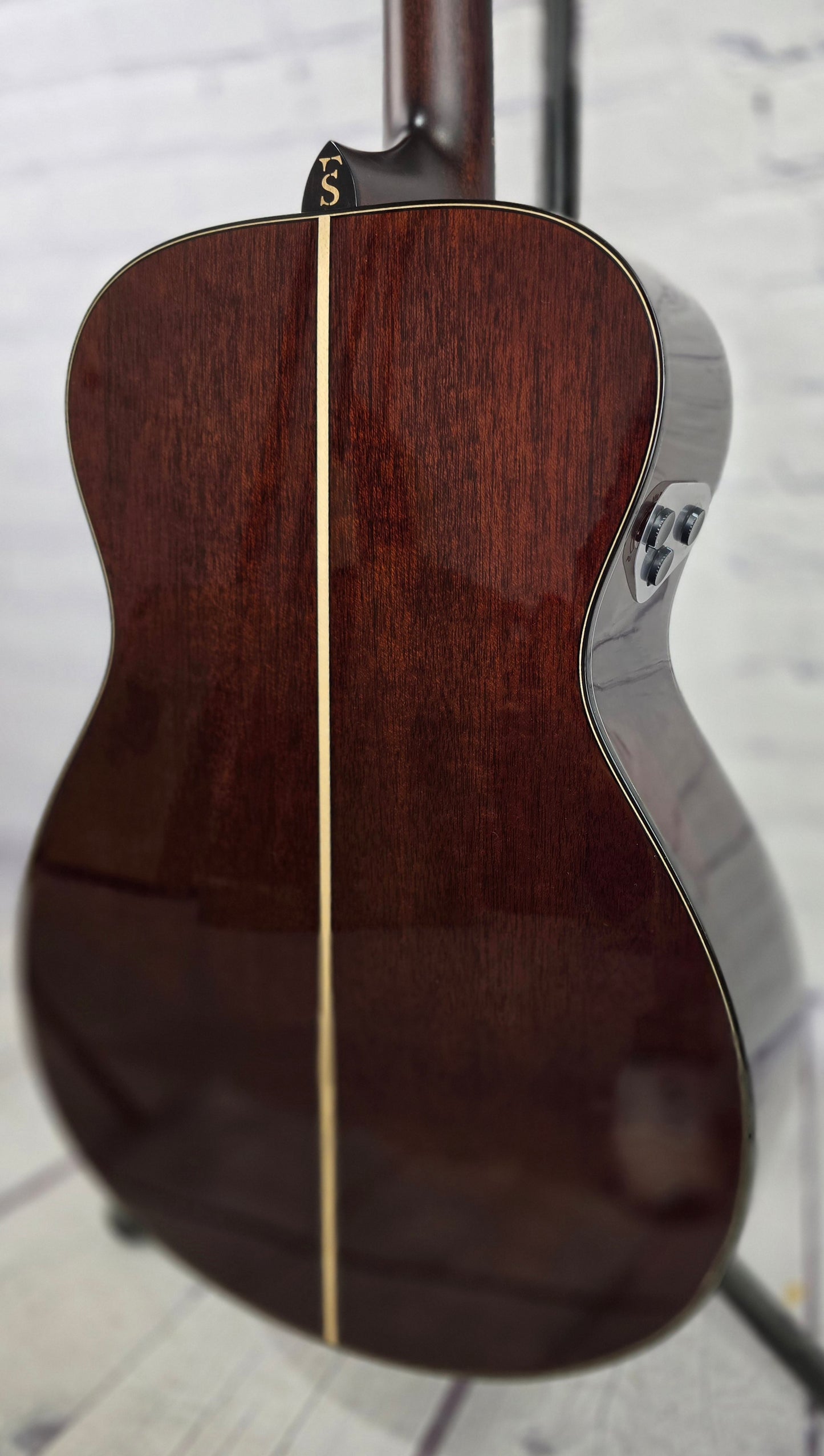 Yamaha FS9 MX Concert Acoustic Guitar Spruce Mahogany w/Atmosfeel Pickup