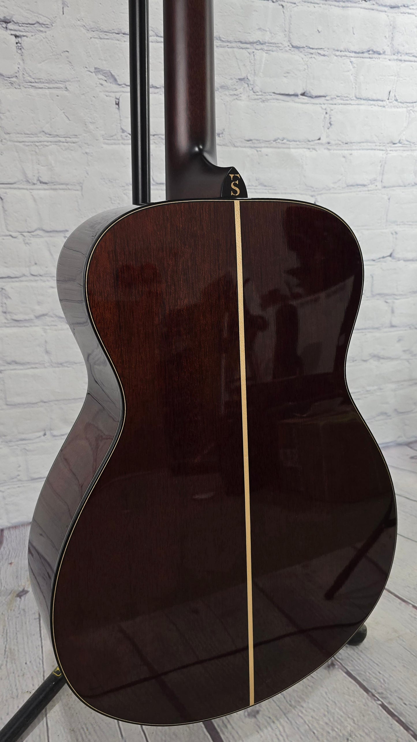 Yamaha FS9 MX Concert Acoustic Guitar Spruce Mahogany w/Atmosfeel Pickup