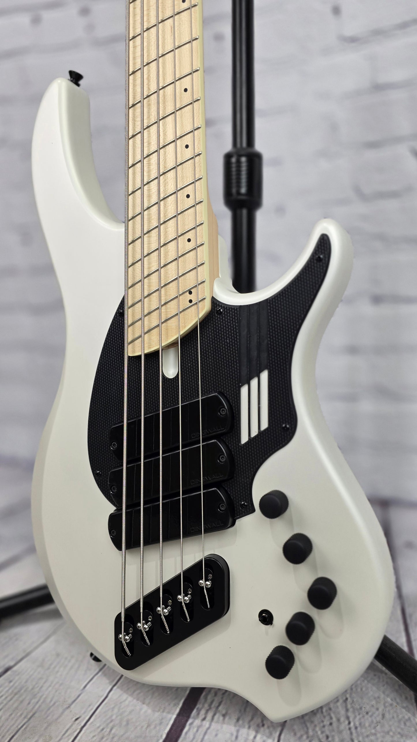 Dingwall NG3 Nolly 5 String Nolly Bass Guitar Ducati White