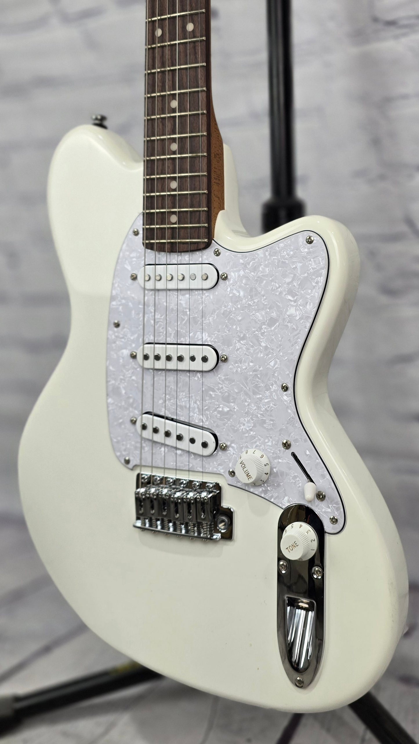 Ibanez ICHI00 VWH Ichika Nito 6 String Electric Guitar Vintage White