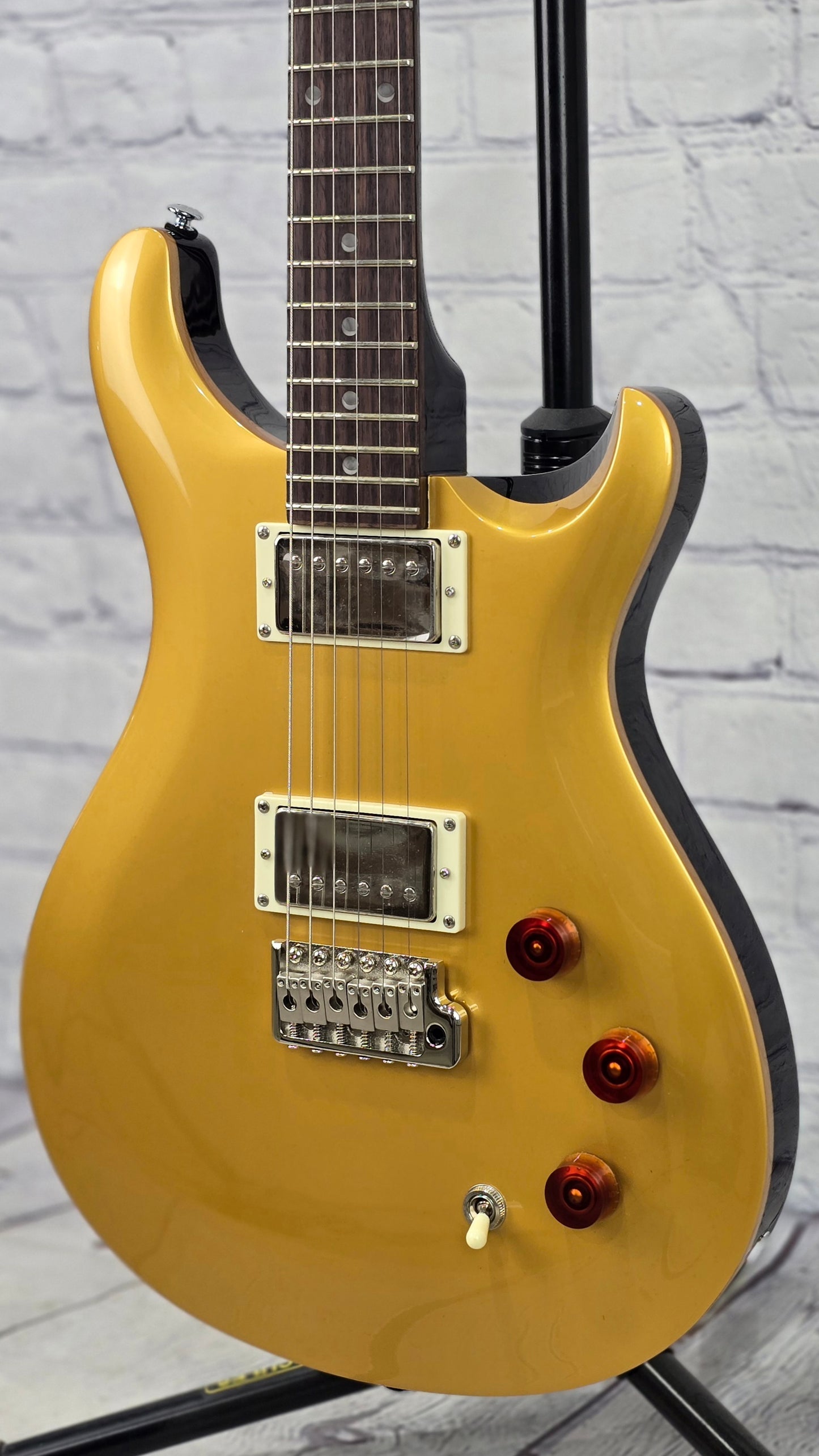 Paul Reed Smith PRS SE DGT 6 String Electric Guitar McCarty Moons Gold Top