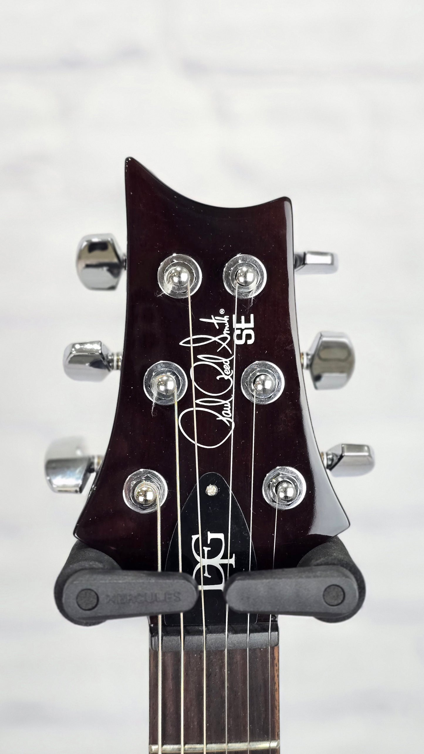 Paul Reed Smith PRS SE DGT 6 String Electric Guitar McCarty Moons Gold Top