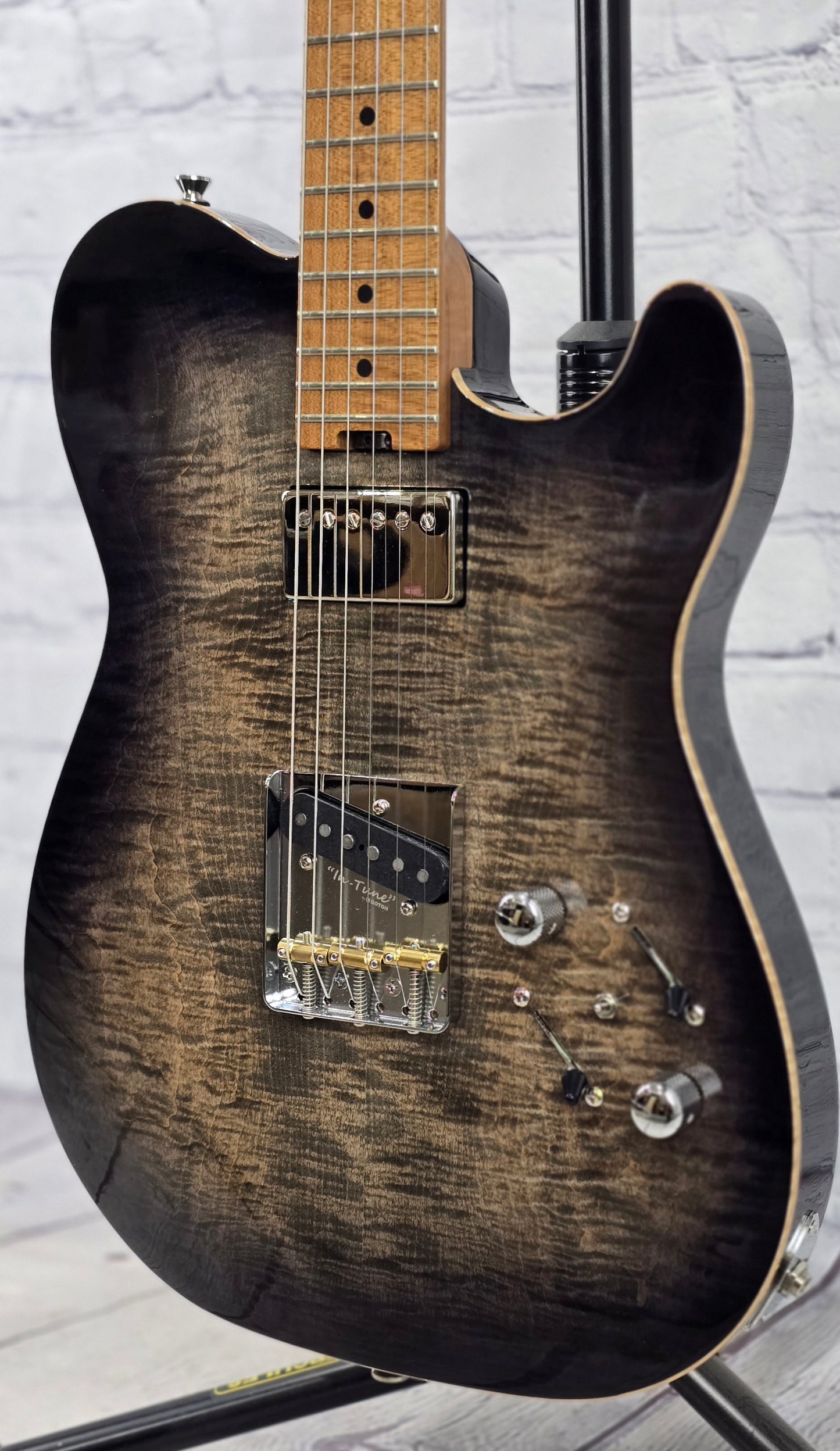 Cream T Guitars Astra Custom HS 6 String Electric Guitar Black Hole Burst