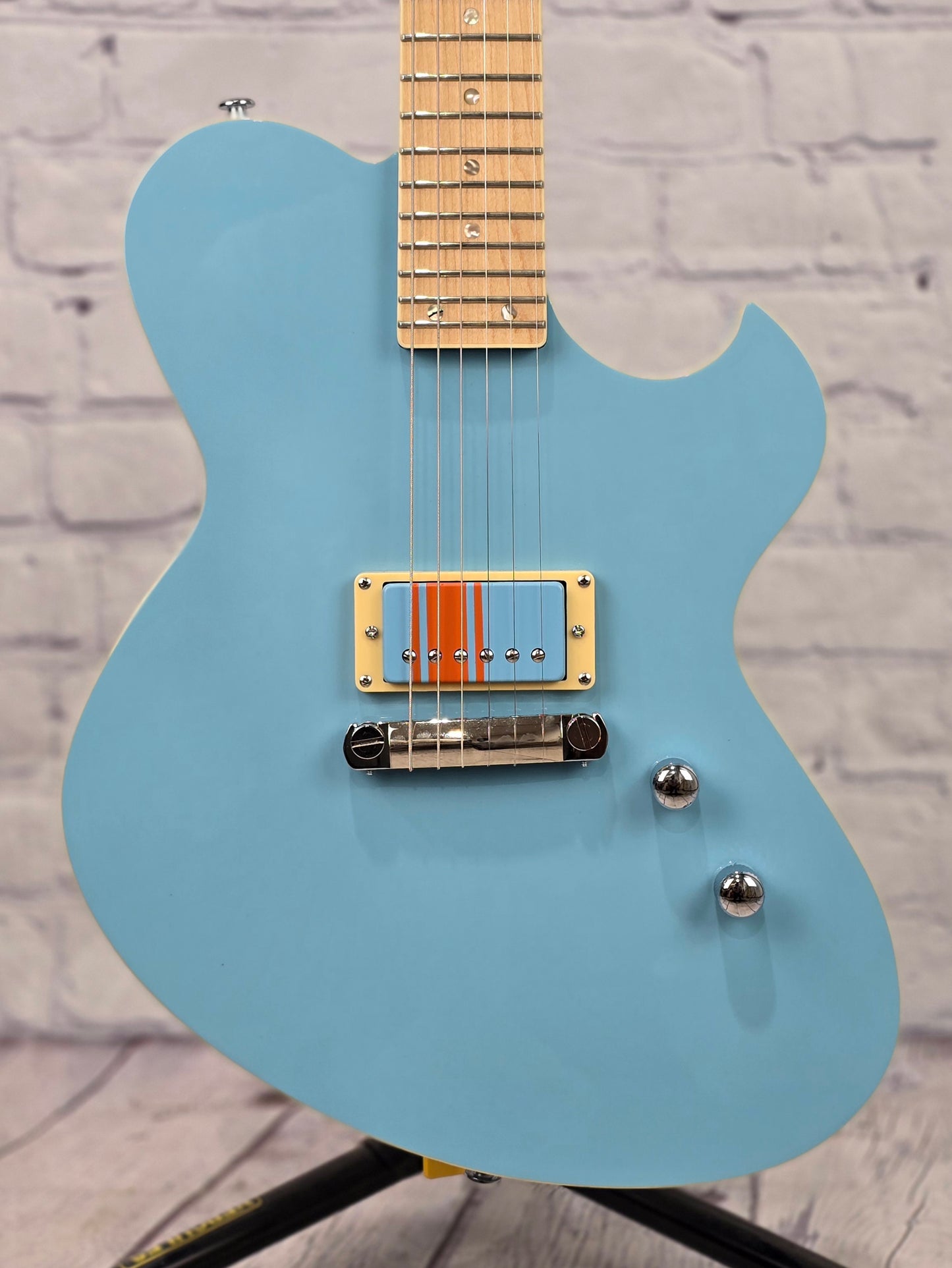 Cream T x Newman Guitars Honeycomb Jr. GT-40 Guitar-X 6 String Electric Guitar Baby Blue