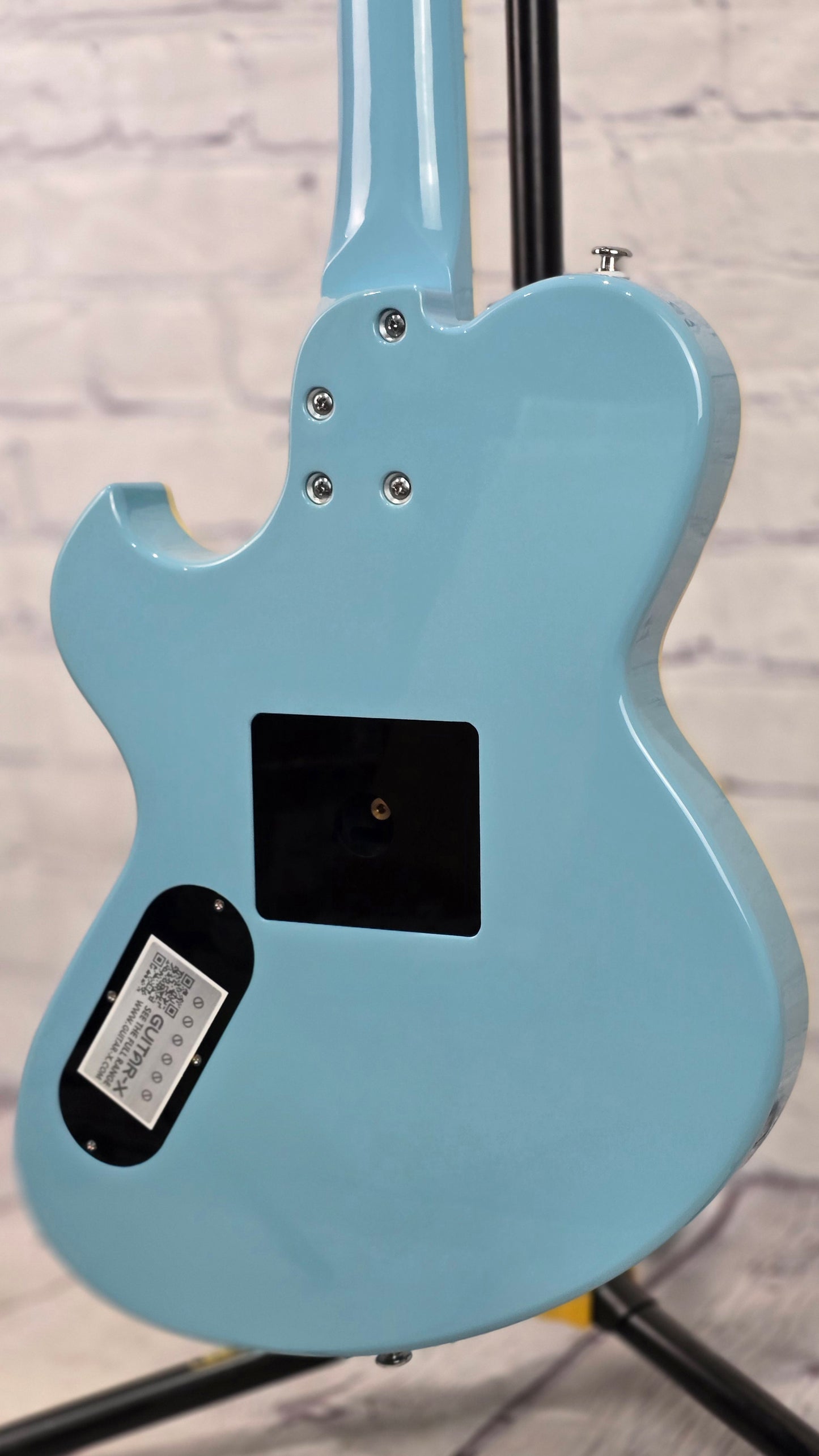 Cream T x Newman Guitars Honeycomb Jr. GT-40 Guitar-X 6 String Electric Guitar Baby Blue