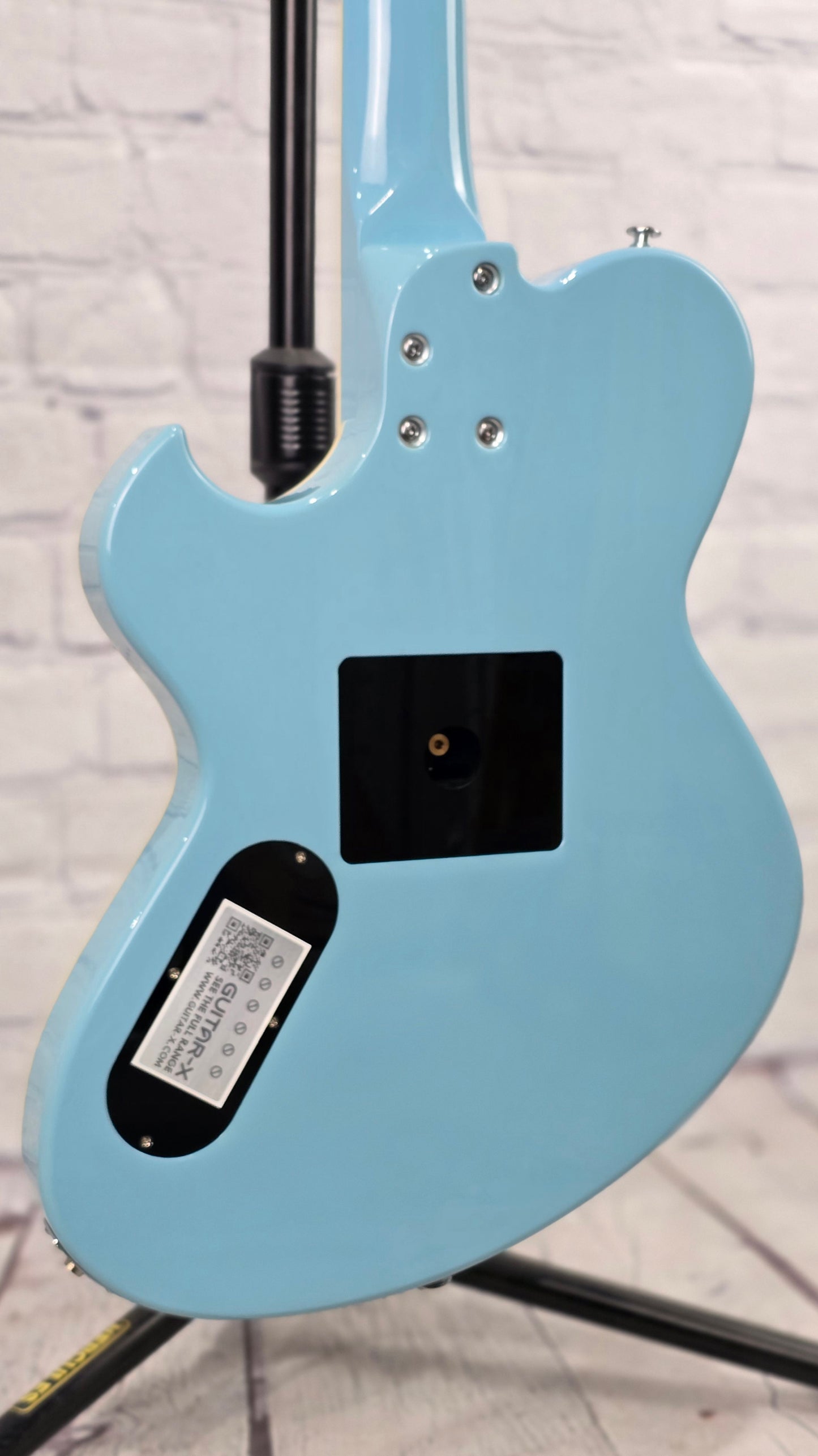 Cream T x Newman Guitars Honeycomb Jr. GT-40 Guitar-X 6 String Electric Guitar Baby Blue