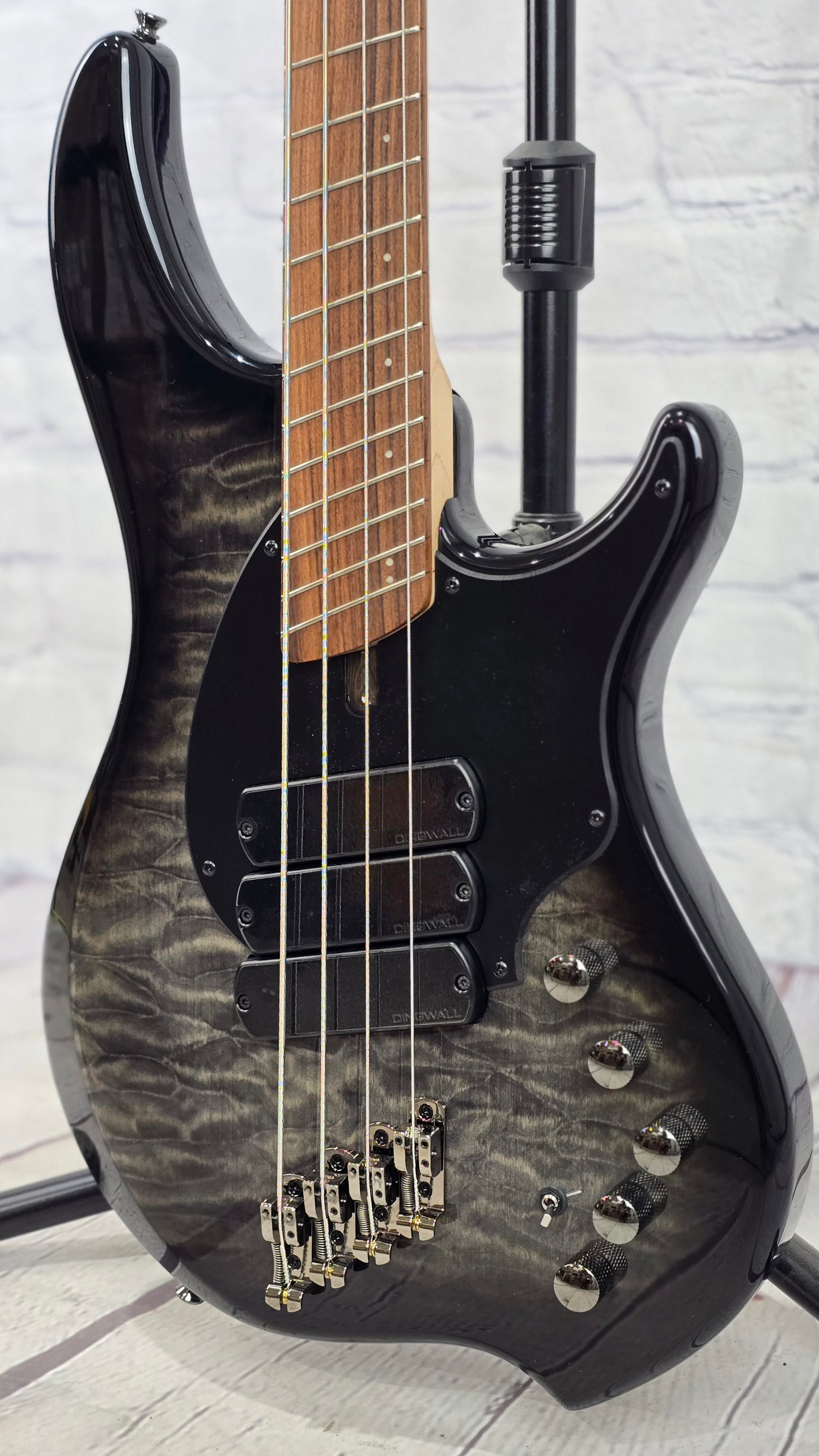 Dingwall Combustion C3 4 String Multiscale Bass Two Tone Burst Quilt