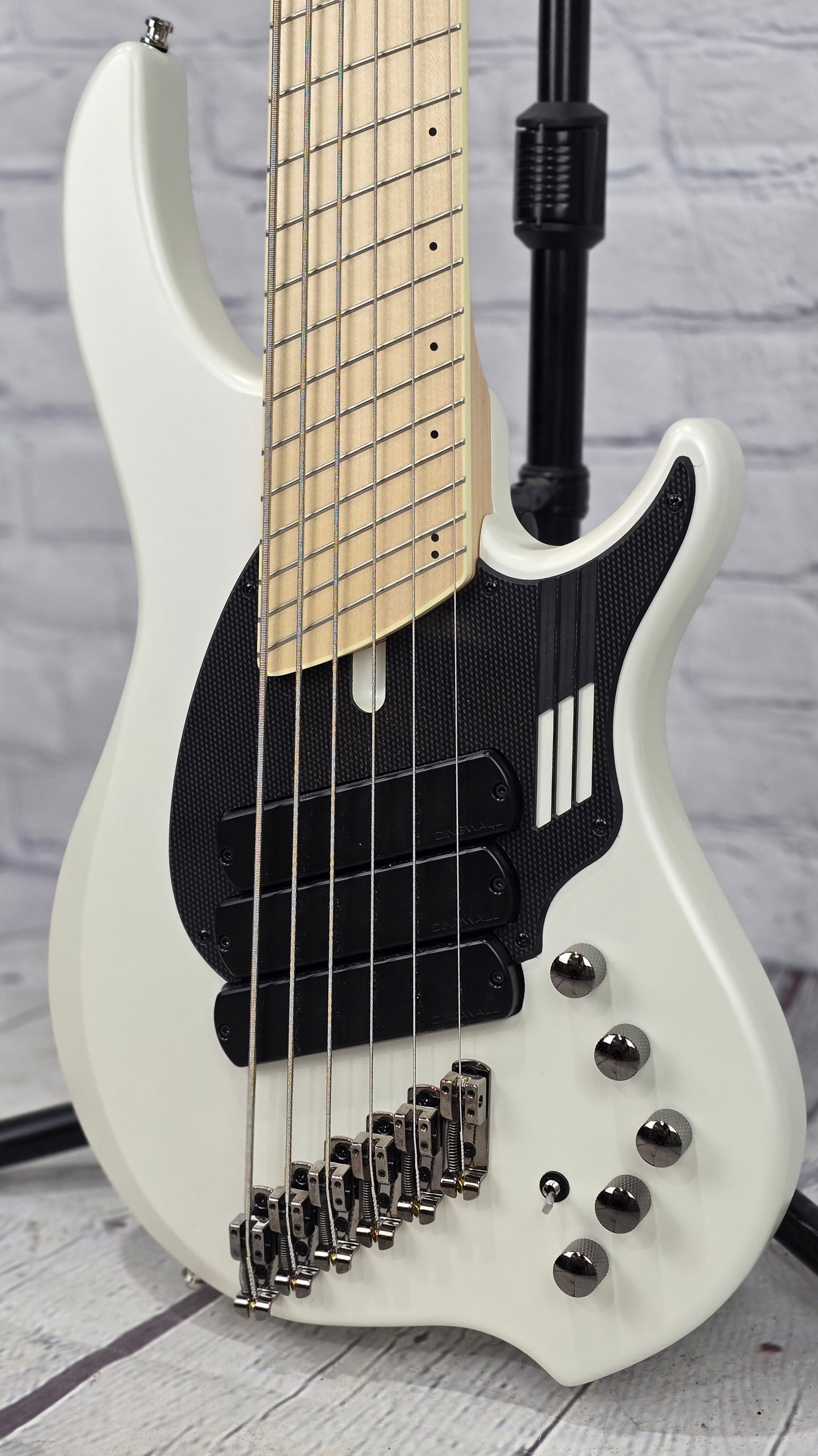 USED Dingwall NG3 6 String Nolly Bass Guitar Ducati White