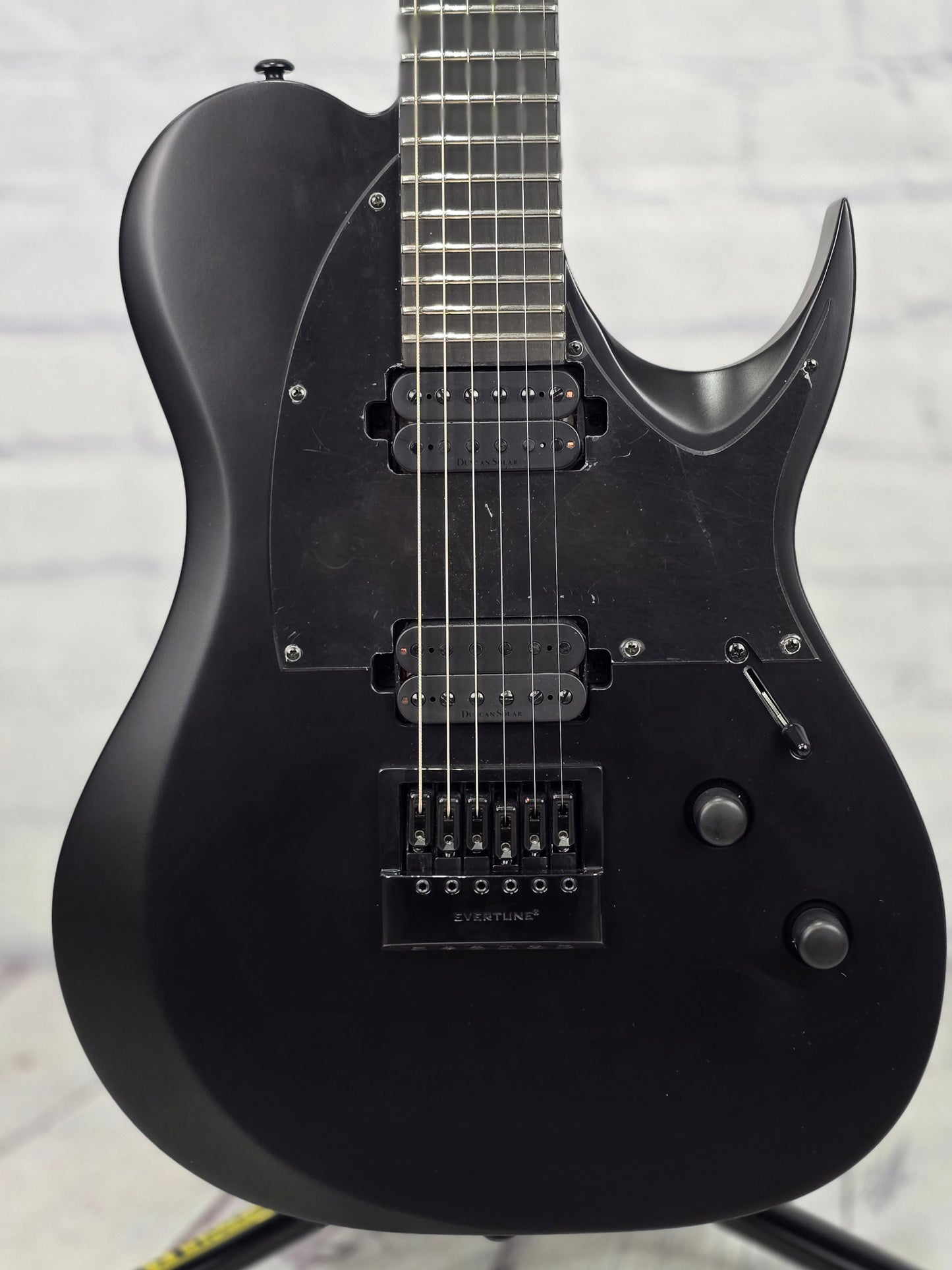 USED Solar T1.6C Evertune 6 String Electric Guitar Carbon Black Matte