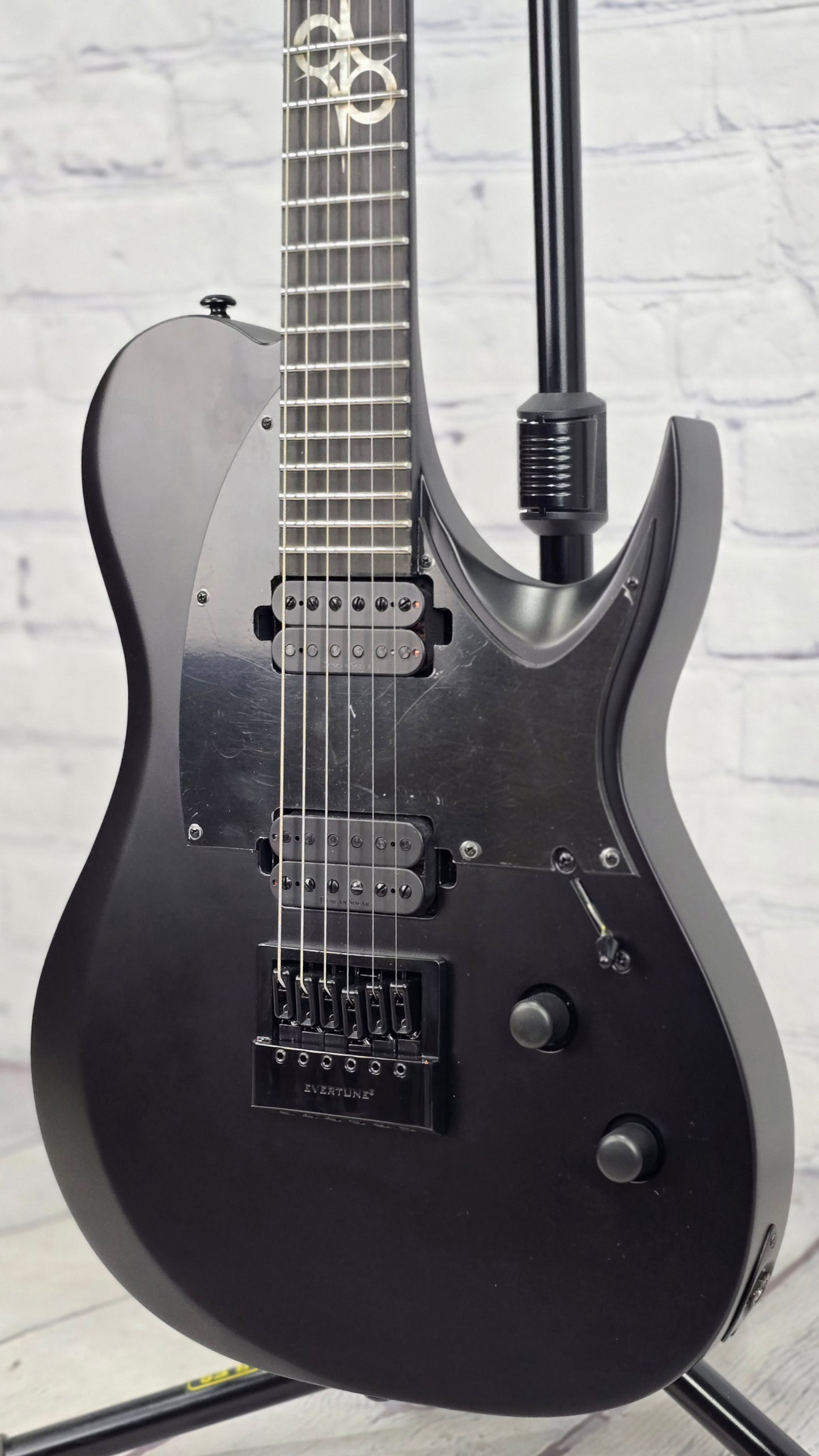 USED Solar T1.6C Evertune 6 String Electric Guitar Carbon Black Matte
